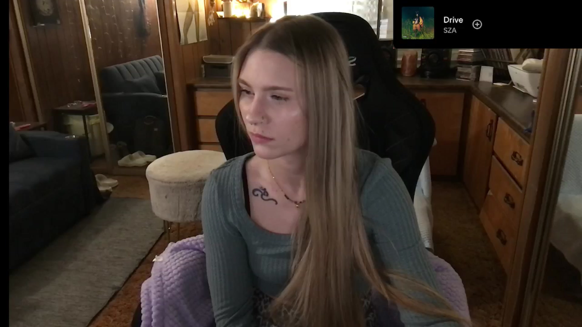 Gallery image thumbnail from Incognitobabe's myfreecams stream on, 12/28/2024, 09:28 image 7 of 20
