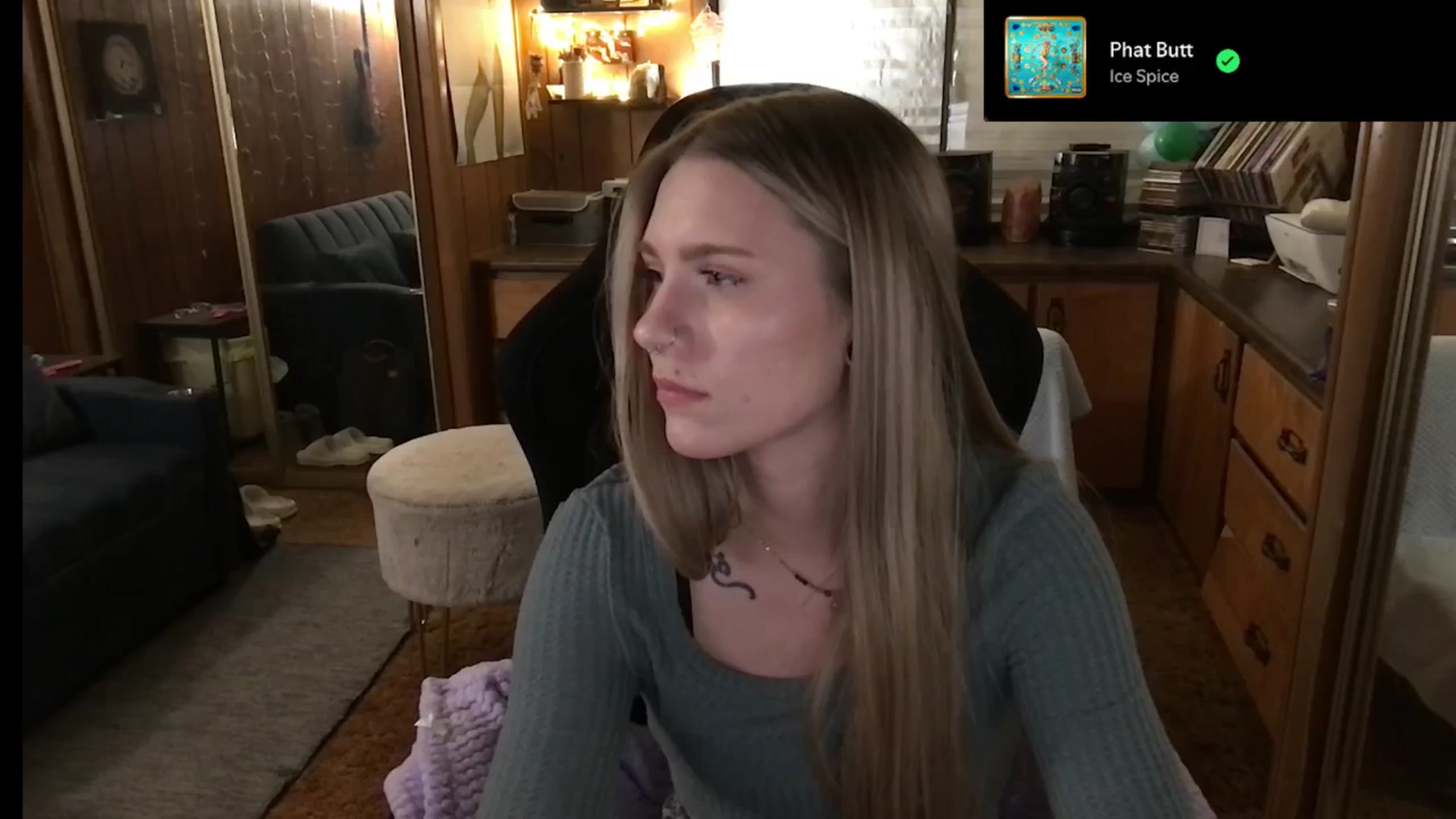 Gallery image thumbnail from Incognitobabe's myfreecams stream on, 12/28/2024, 09:28 image 20 of 20
