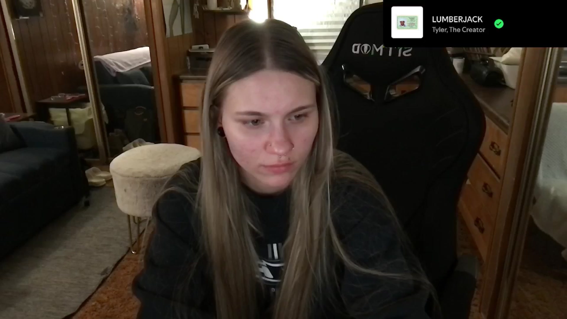 Gallery image thumbnail from Incognitobabe's myfreecams stream on, 12/30/2024, 10:17 image 1 of 20