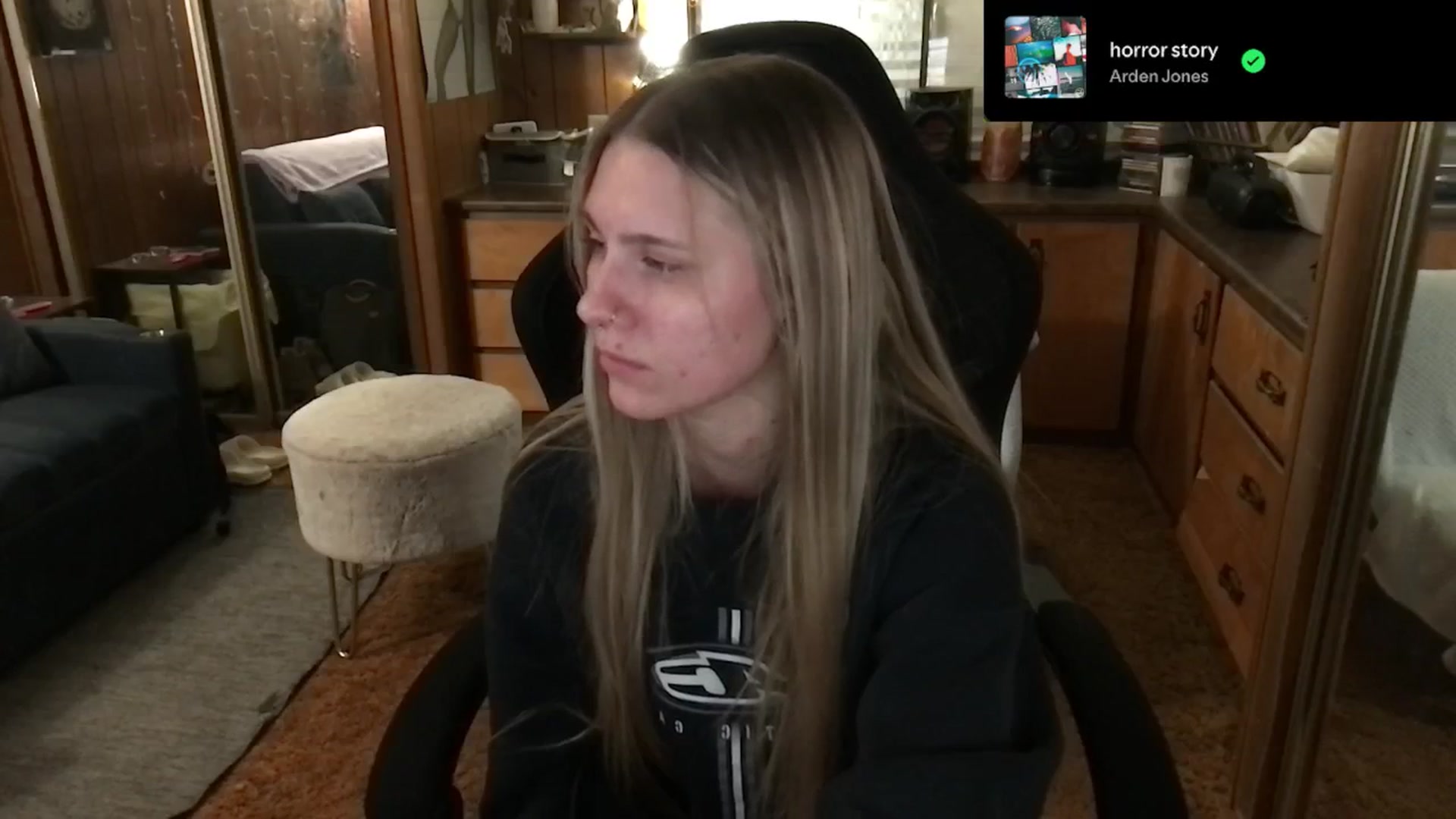 Gallery image thumbnail from Incognitobabe's myfreecams stream on, 12/30/2024, 10:17 image 14 of 20