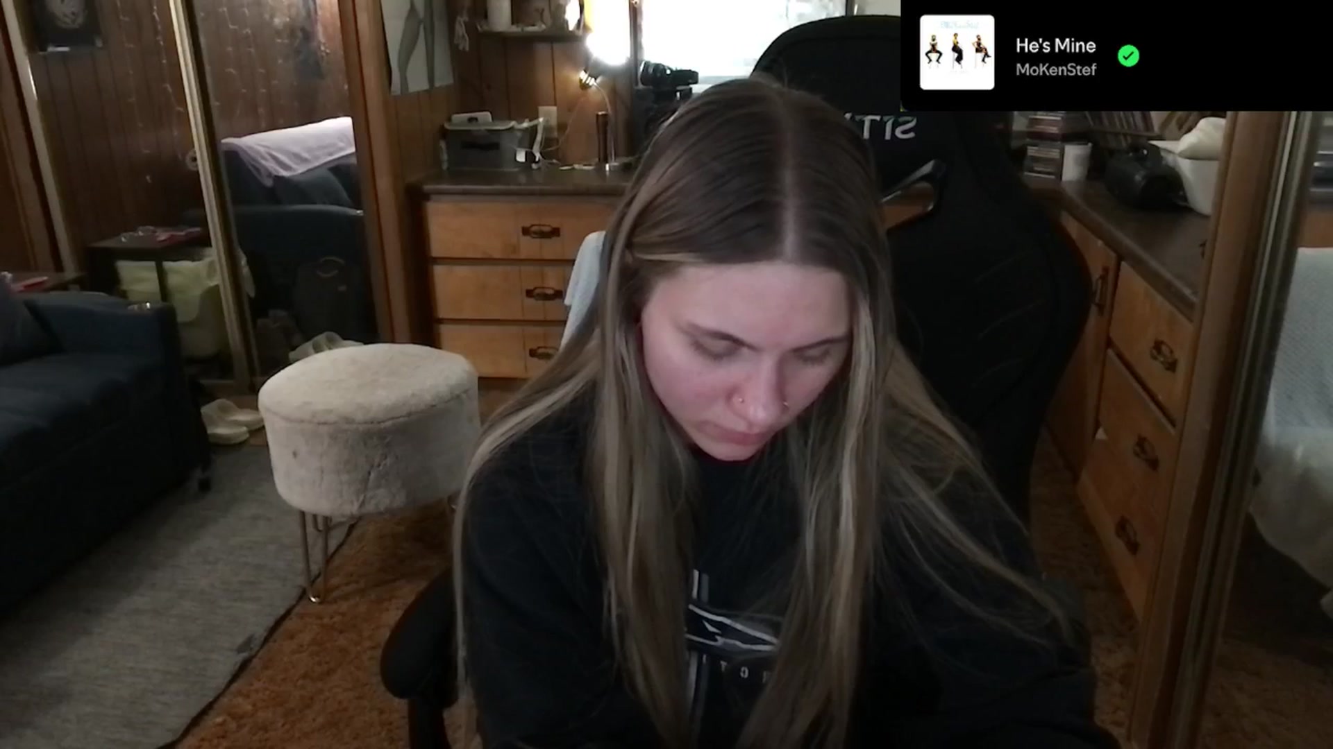 Gallery image thumbnail from Incognitobabe's myfreecams stream on, 12/30/2024, 10:17 image 9 of 20