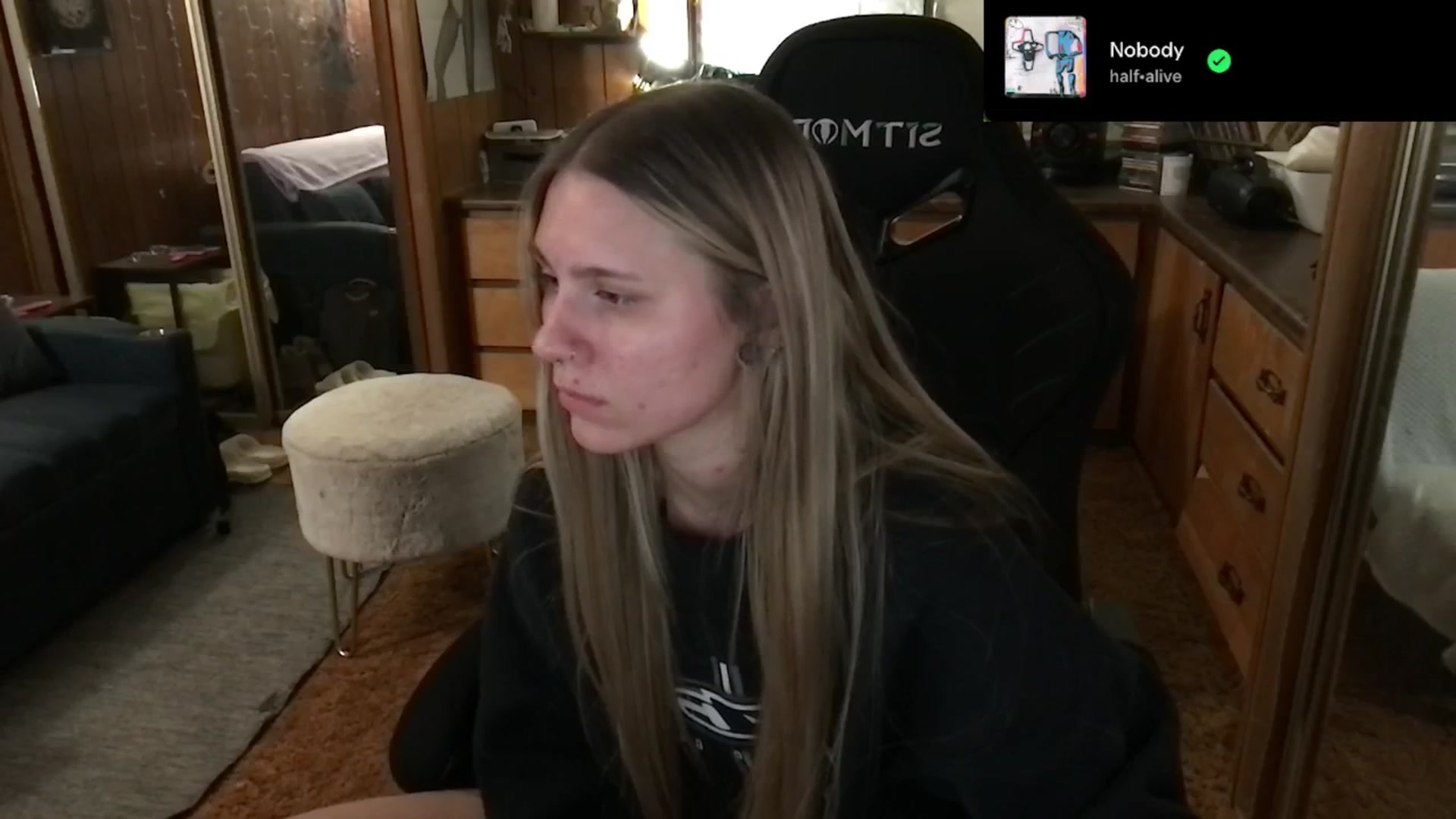 Gallery image thumbnail from Incognitobabe's myfreecams stream on, 12/30/2024, 10:17 image 17 of 20