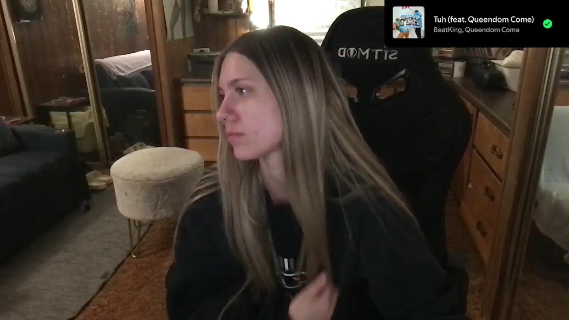 Gallery image thumbnail from Incognitobabe's myfreecams stream on, 12/30/2024, 10:17 image 5 of 20