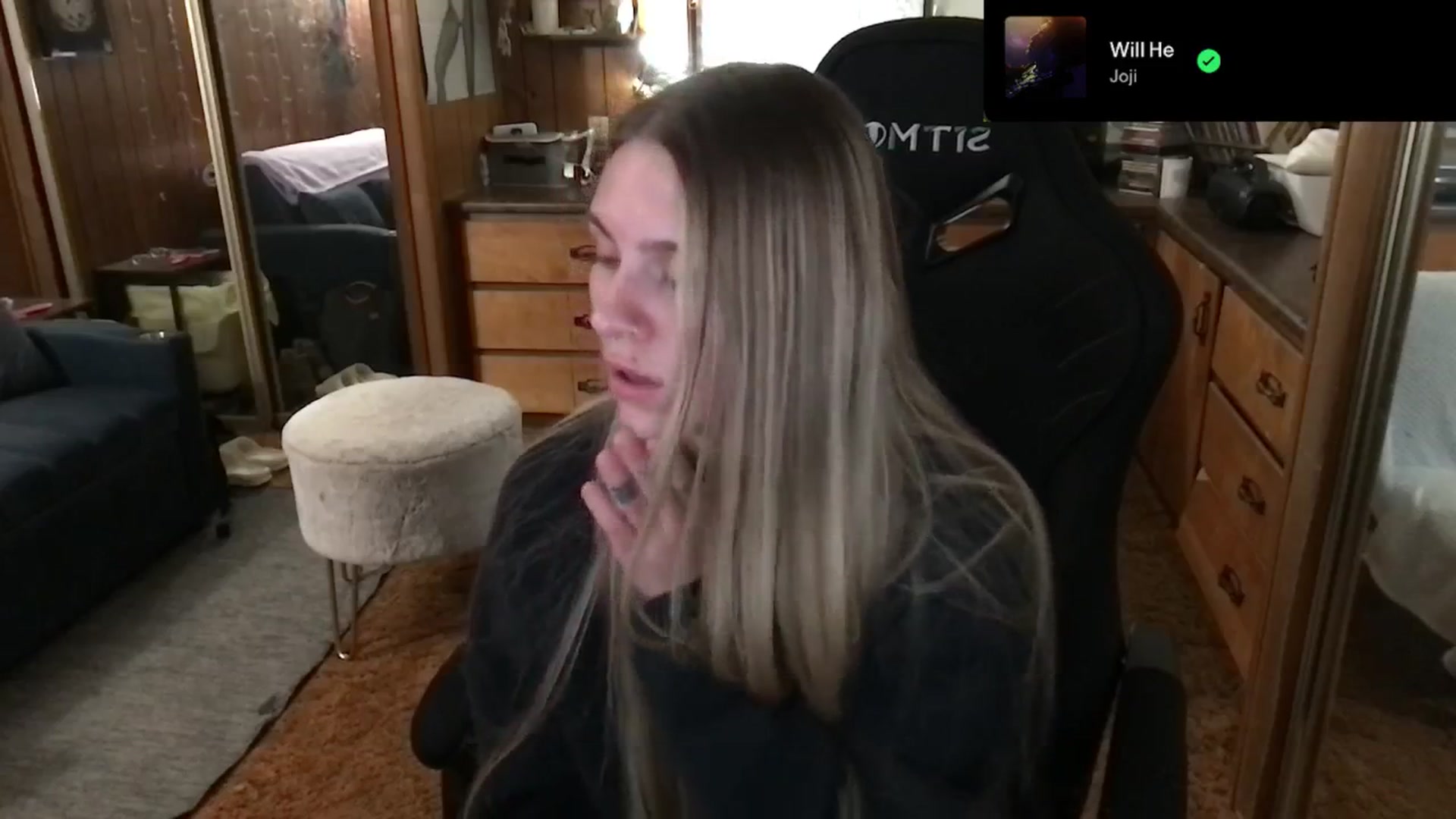 Gallery image thumbnail from Incognitobabe's myfreecams stream on, 12/30/2024, 10:17 image 11 of 20