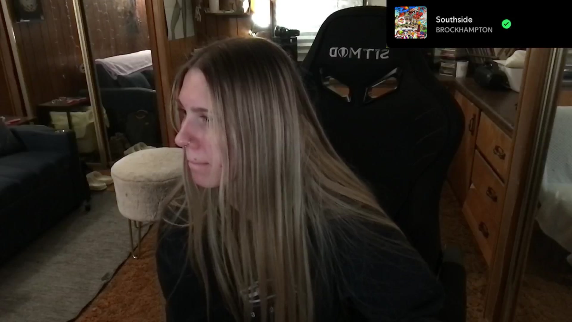Gallery image thumbnail from Incognitobabe's myfreecams stream on, 12/30/2024, 10:17 image 7 of 20