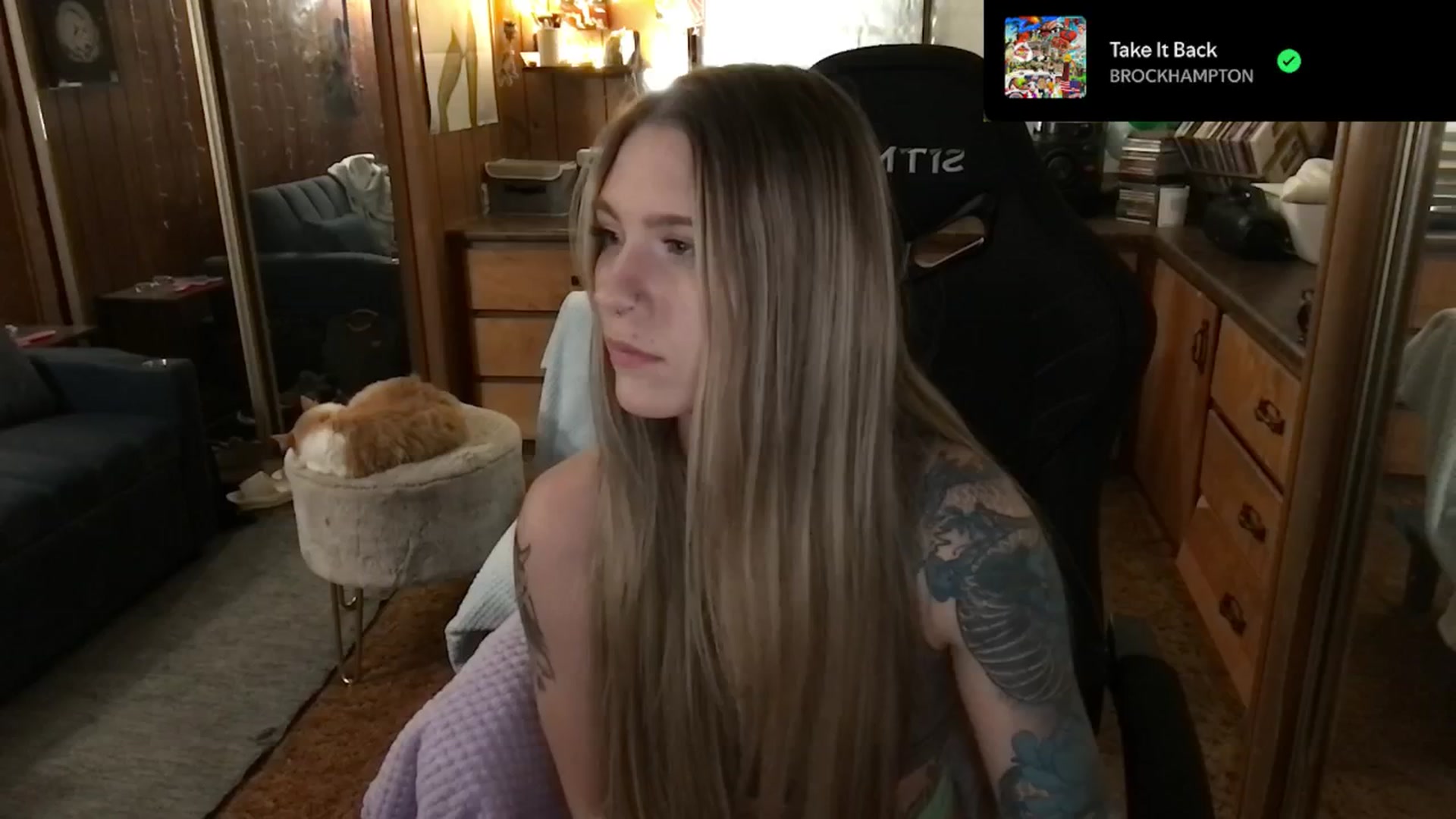 Gallery image thumbnail from Incognitobabe's myfreecams stream on, 12/31/2024, 09:07 image 19 of 20