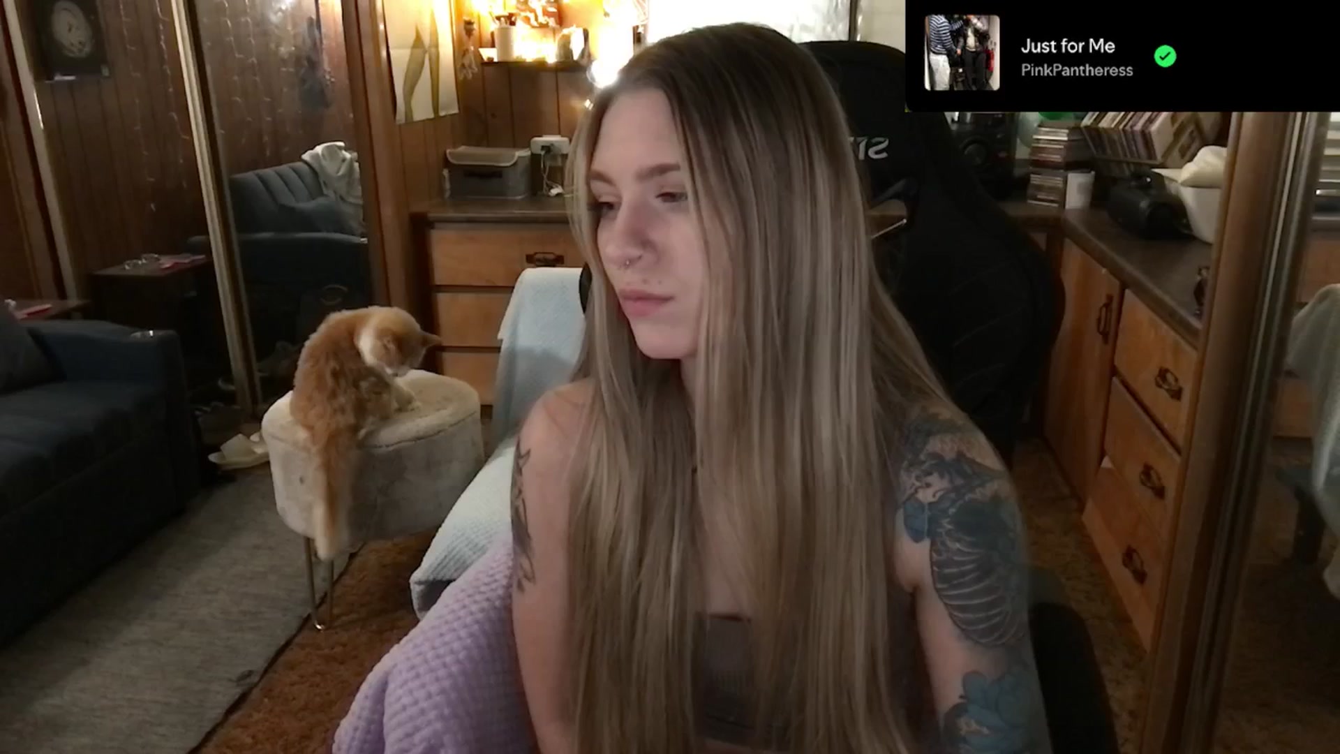 Gallery image thumbnail from Incognitobabe's myfreecams stream on, 12/31/2024, 09:07 image 16 of 20