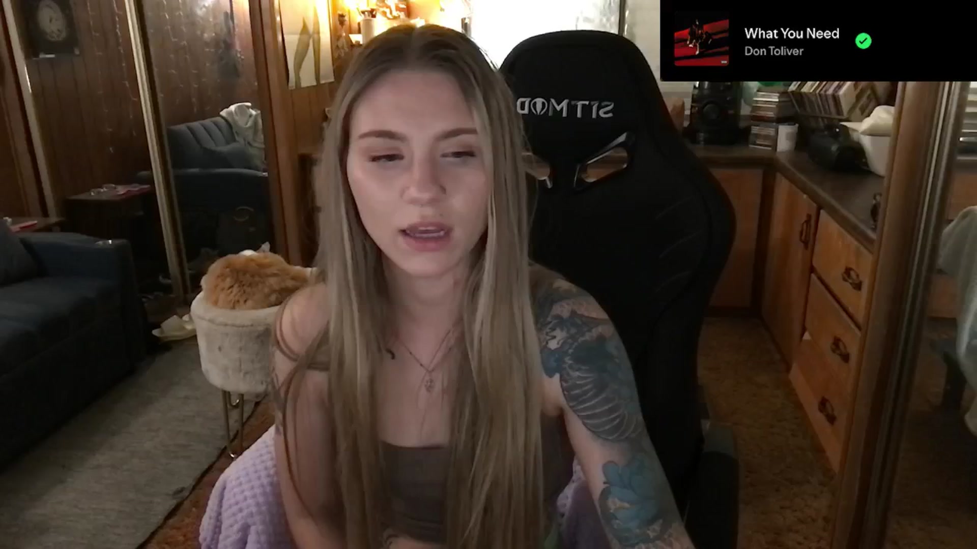 Gallery image thumbnail from Incognitobabe's myfreecams stream on, 12/31/2024, 09:39 image 10 of 20