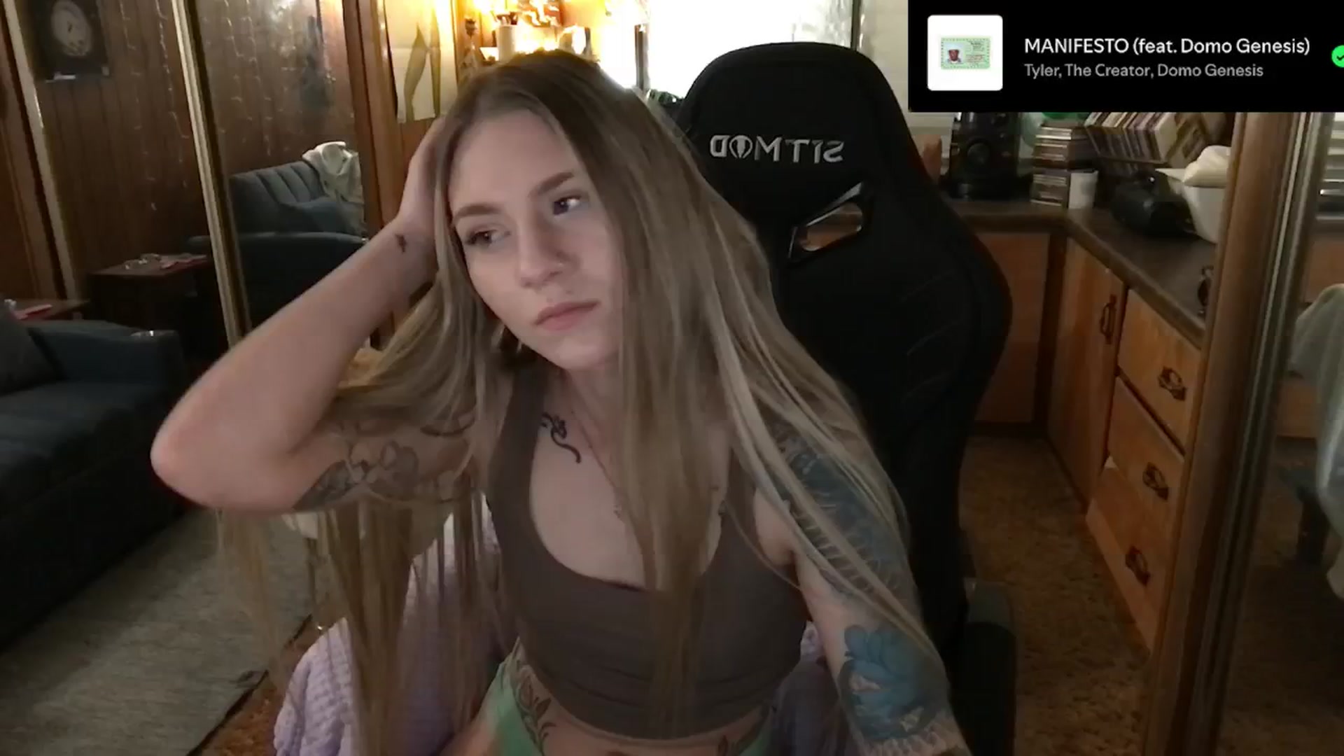 Gallery image thumbnail from Incognitobabe's myfreecams stream on, 12/31/2024, 09:39 image 12 of 20