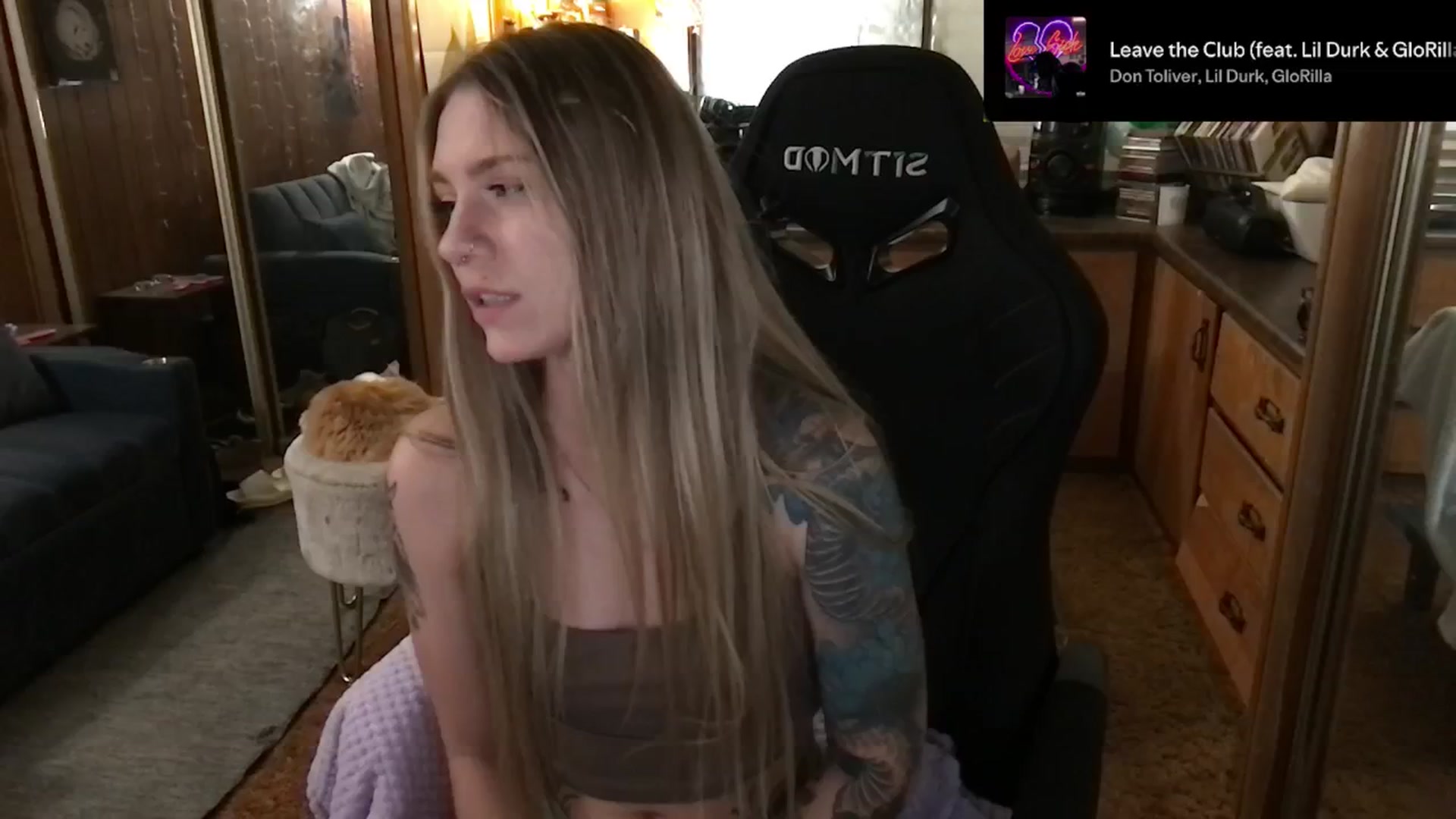 Gallery image thumbnail from Incognitobabe's myfreecams stream on, 12/31/2024, 09:39 image 18 of 20