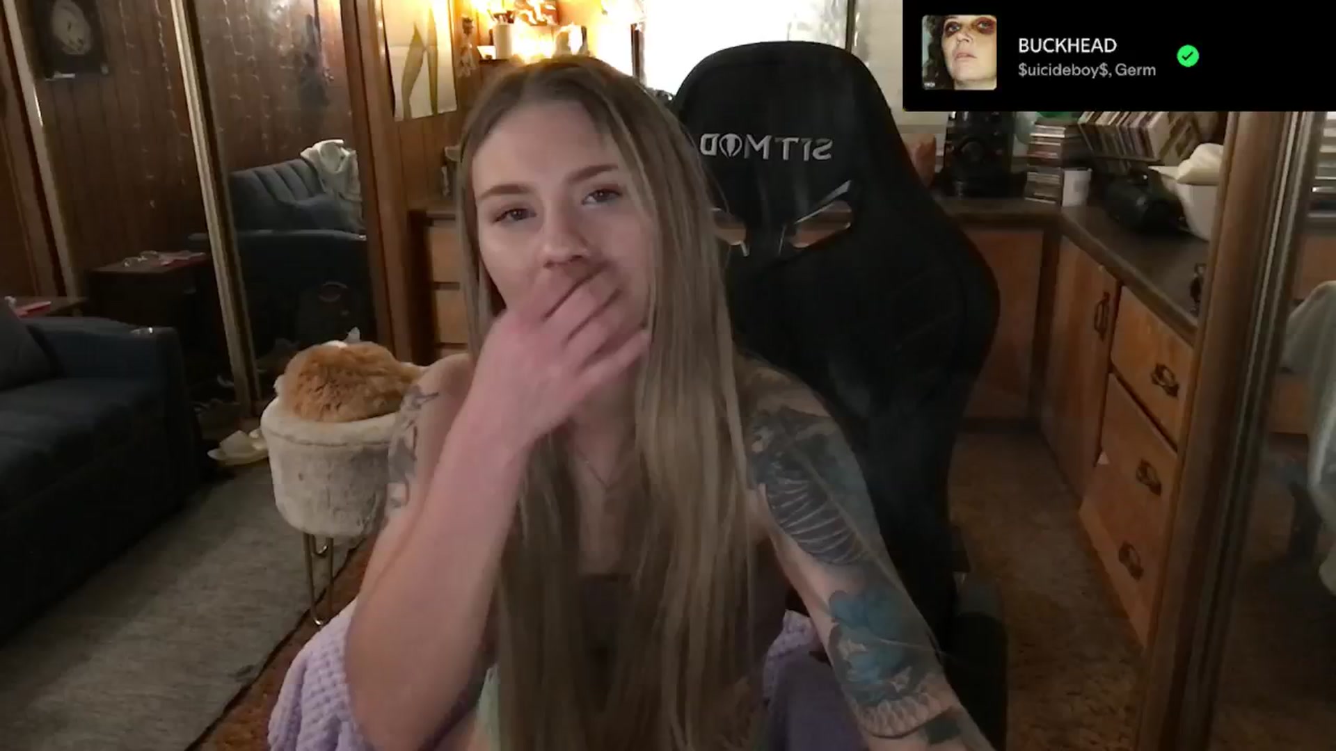 Gallery image thumbnail from Incognitobabe's myfreecams stream on, 12/31/2024, 09:39 image 4 of 20