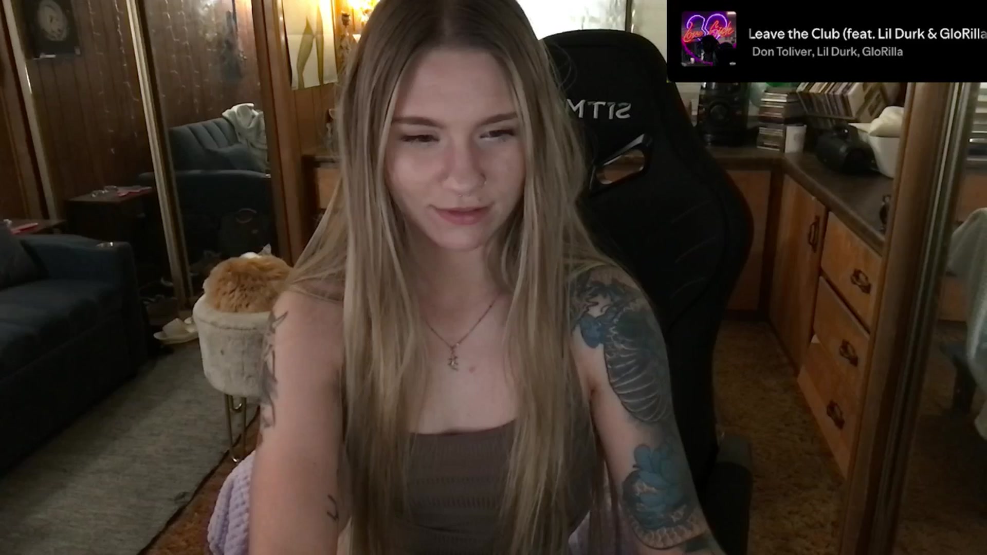 Gallery image thumbnail from Incognitobabe's myfreecams stream on, 12/31/2024, 09:39 image 16 of 20