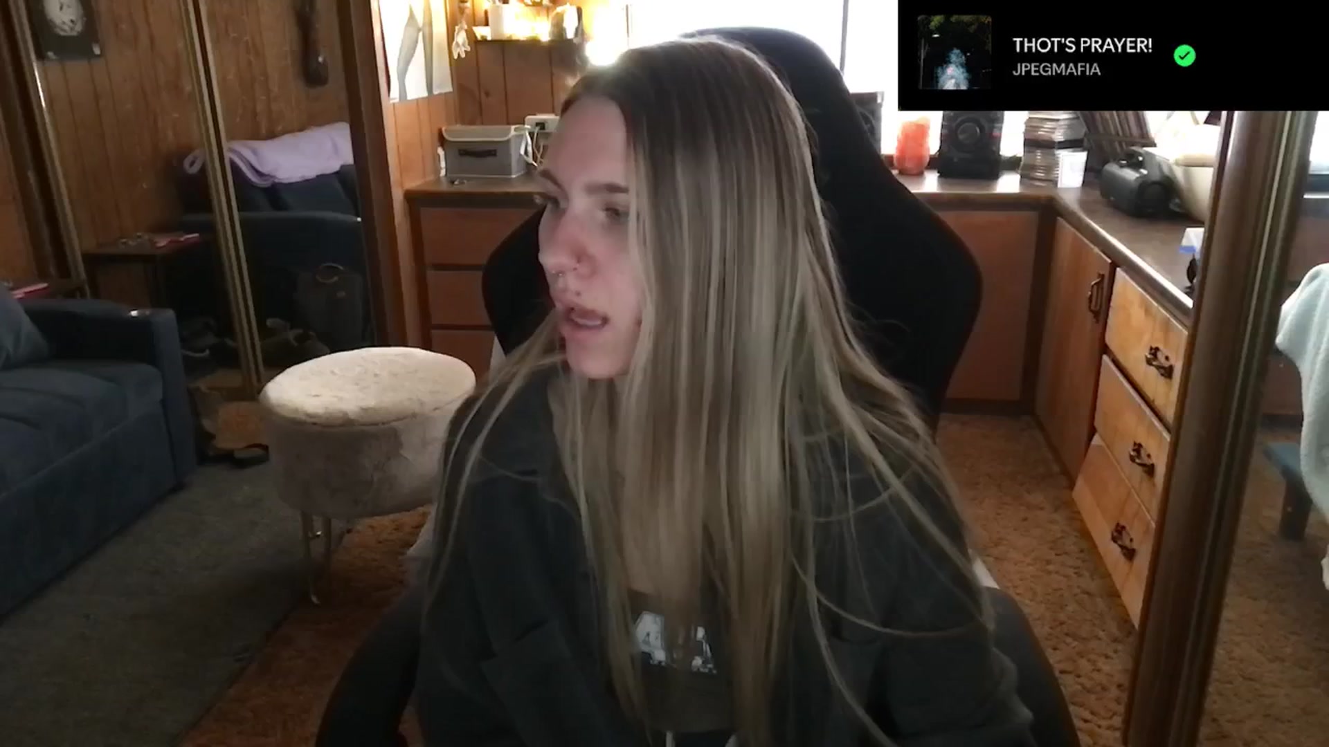 Gallery image thumbnail from Incognitobabe's myfreecams stream on, 12/31/2024, 20:55 image 9 of 20