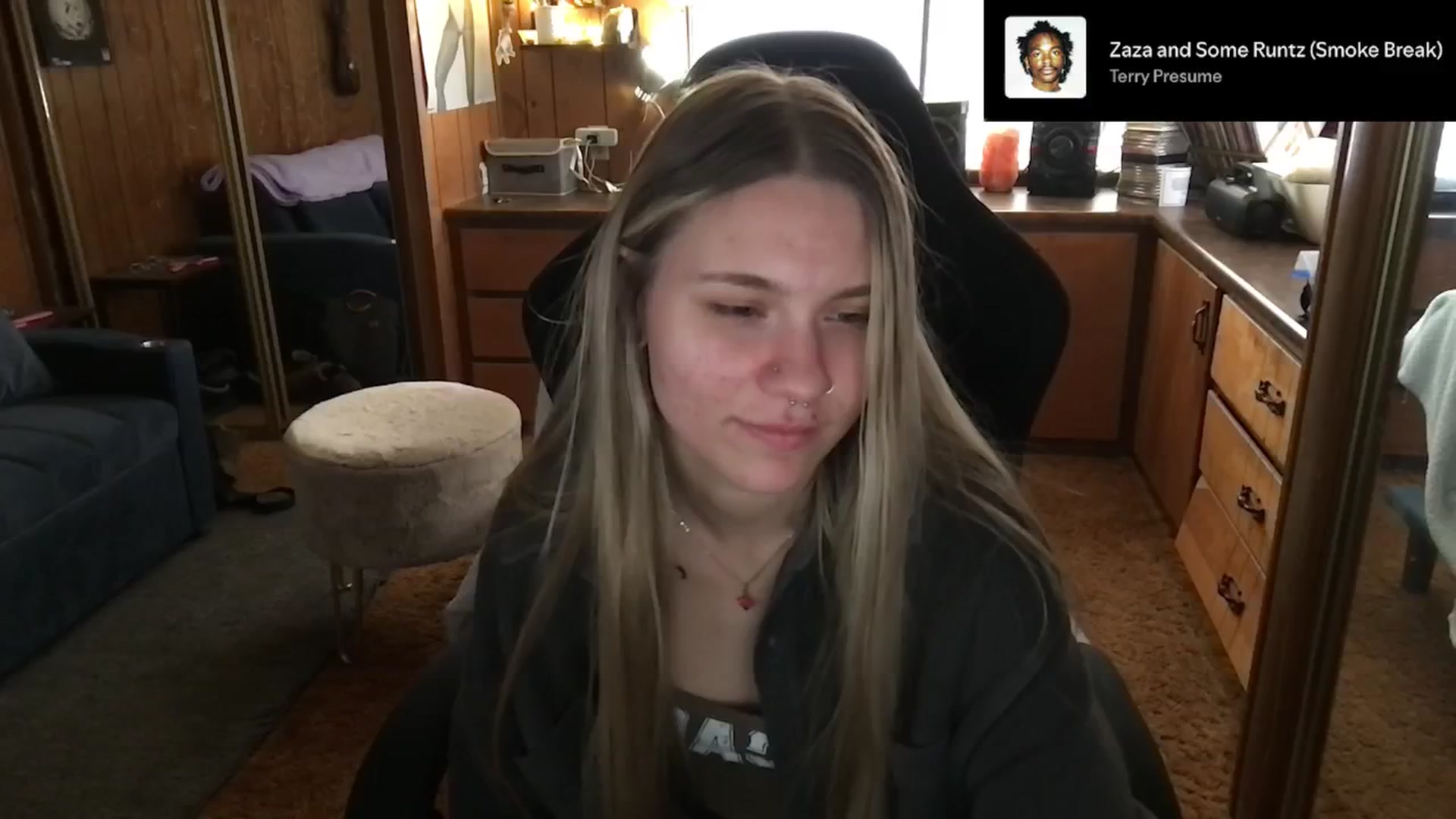 Gallery image thumbnail from Incognitobabe's myfreecams stream on, 12/31/2024, 20:55 image 15 of 20