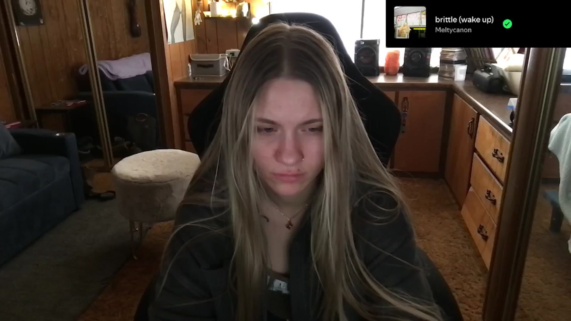 Gallery image thumbnail from Incognitobabe's myfreecams stream on, 12/31/2024, 20:55 image 12 of 20