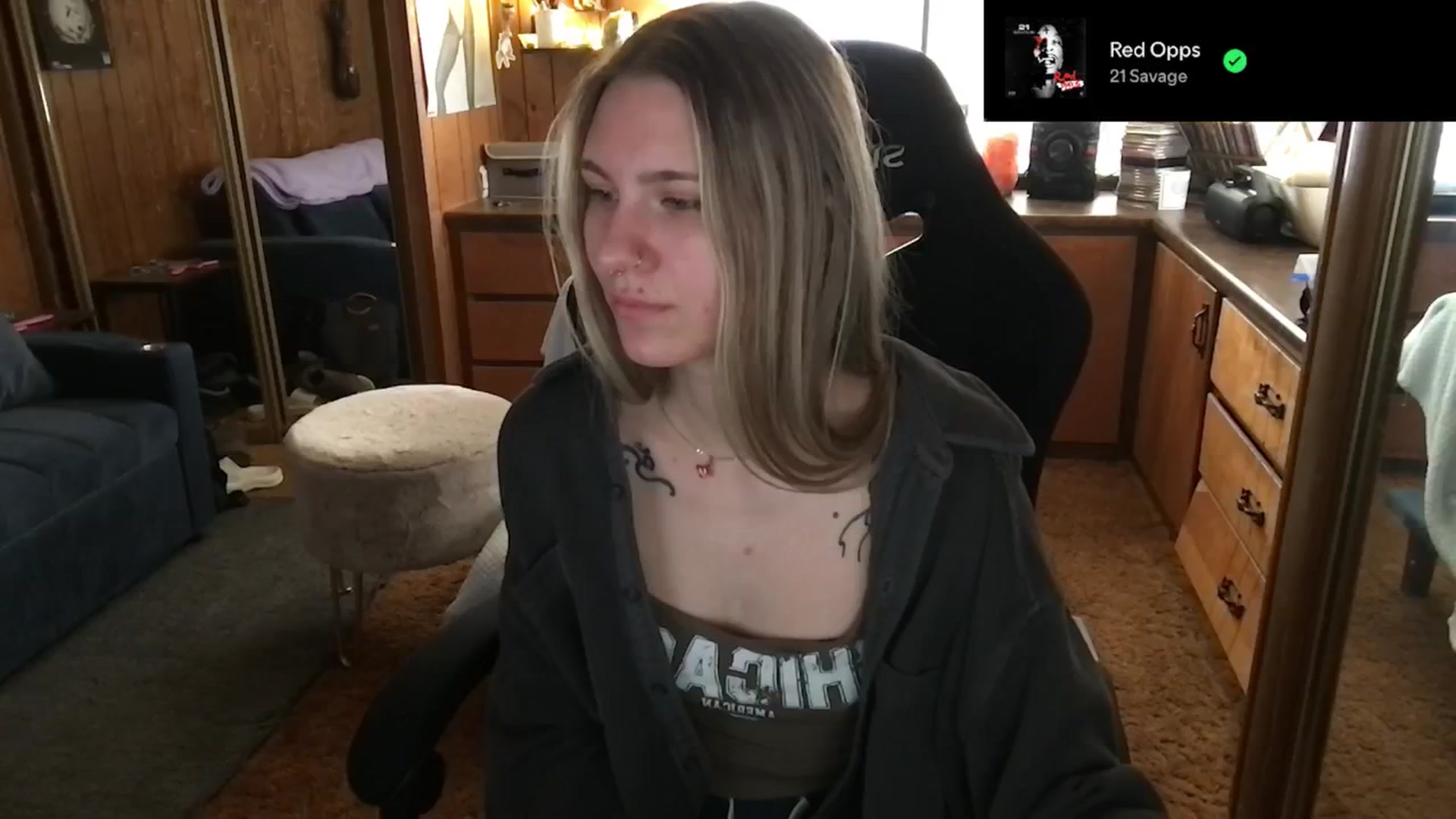 Gallery image thumbnail from Incognitobabe's myfreecams stream on, 12/31/2024, 20:55 image 4 of 20