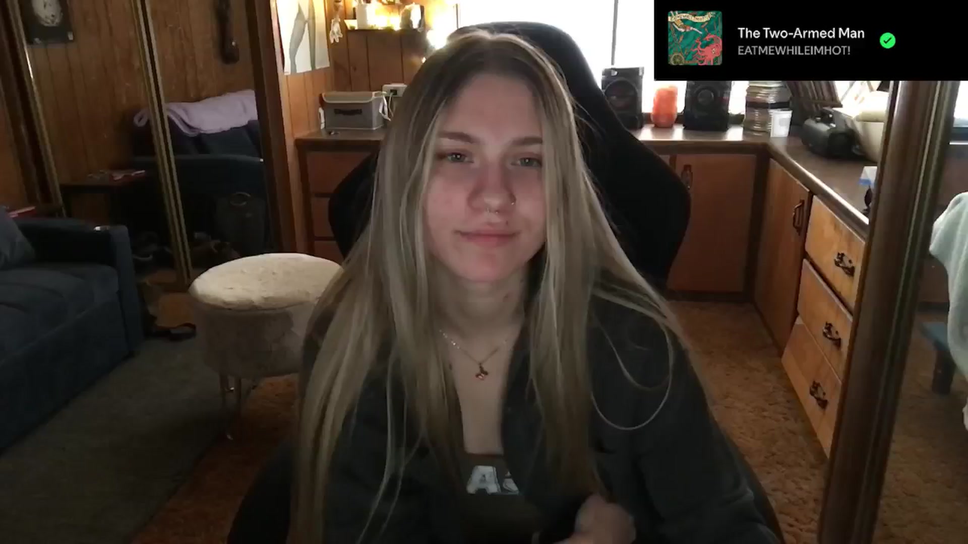 Gallery image thumbnail from Incognitobabe's myfreecams stream on, 12/31/2024, 20:55 image 13 of 20