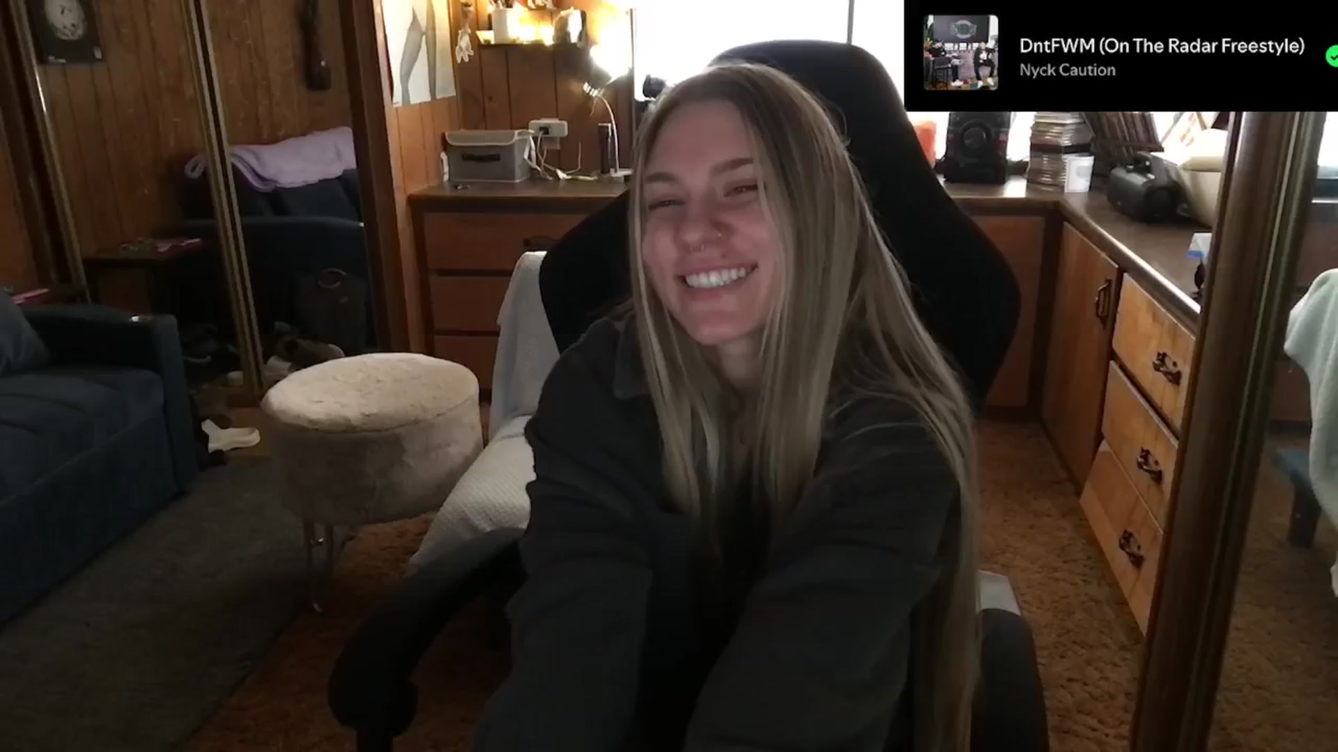 Gallery image thumbnail from Incognitobabe's myfreecams stream on, 12/31/2024, 20:55 image 7 of 20