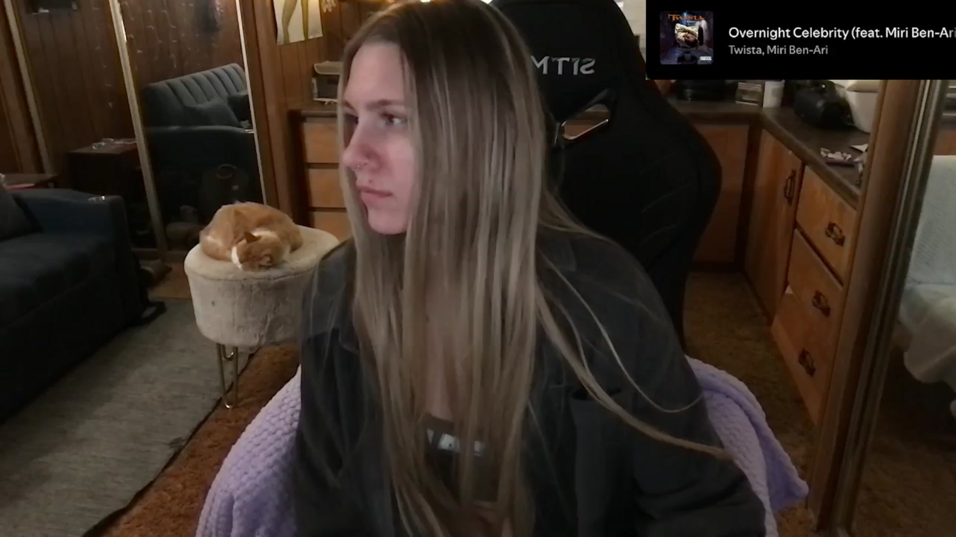 Gallery image thumbnail from Incognitobabe's myfreecams stream on, 01/01/2025, 12:24 image 8 of 20