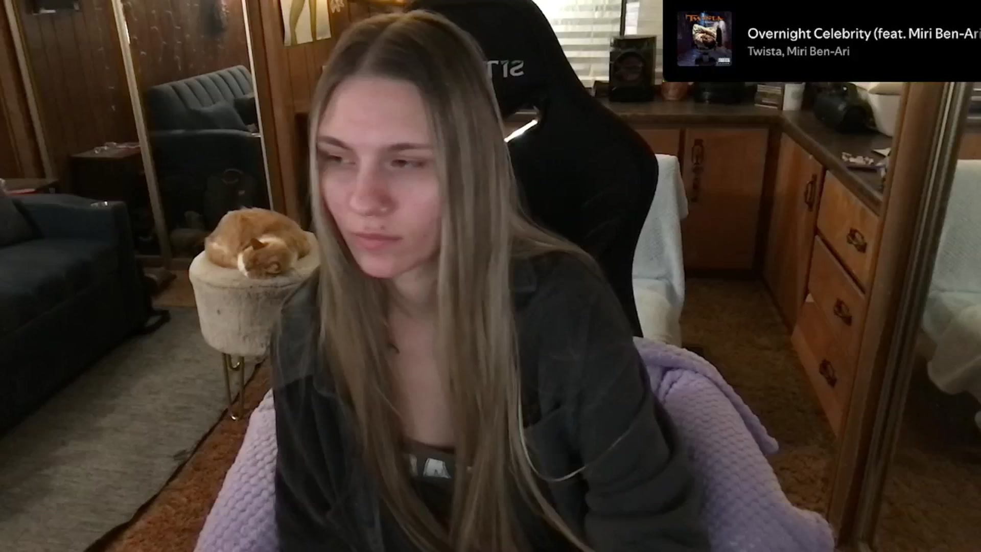 Gallery image thumbnail from Incognitobabe's myfreecams stream on, 01/01/2025, 12:24 image 9 of 20