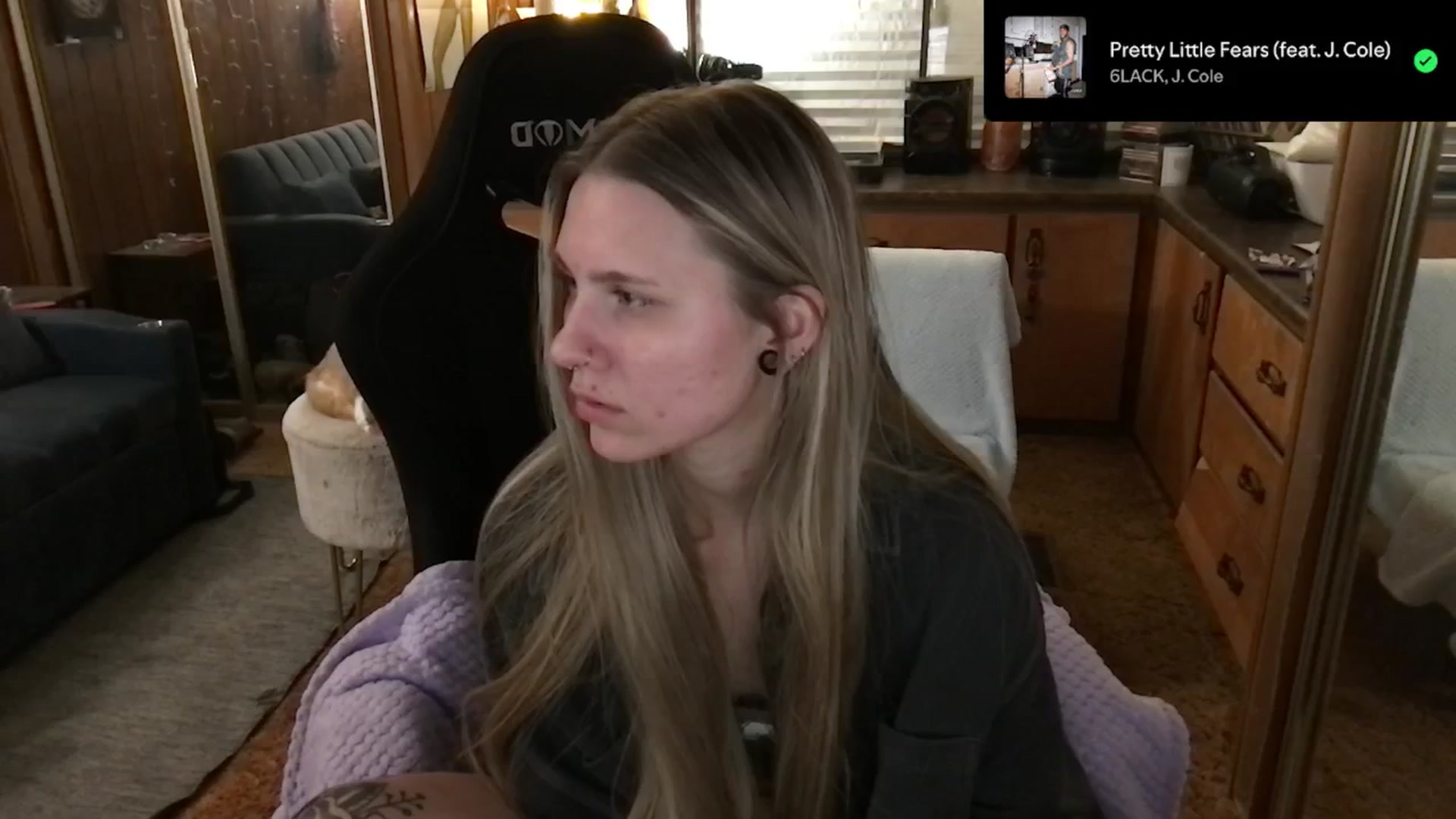 Gallery image thumbnail from Incognitobabe's myfreecams stream on, 01/01/2025, 12:24 image 18 of 20