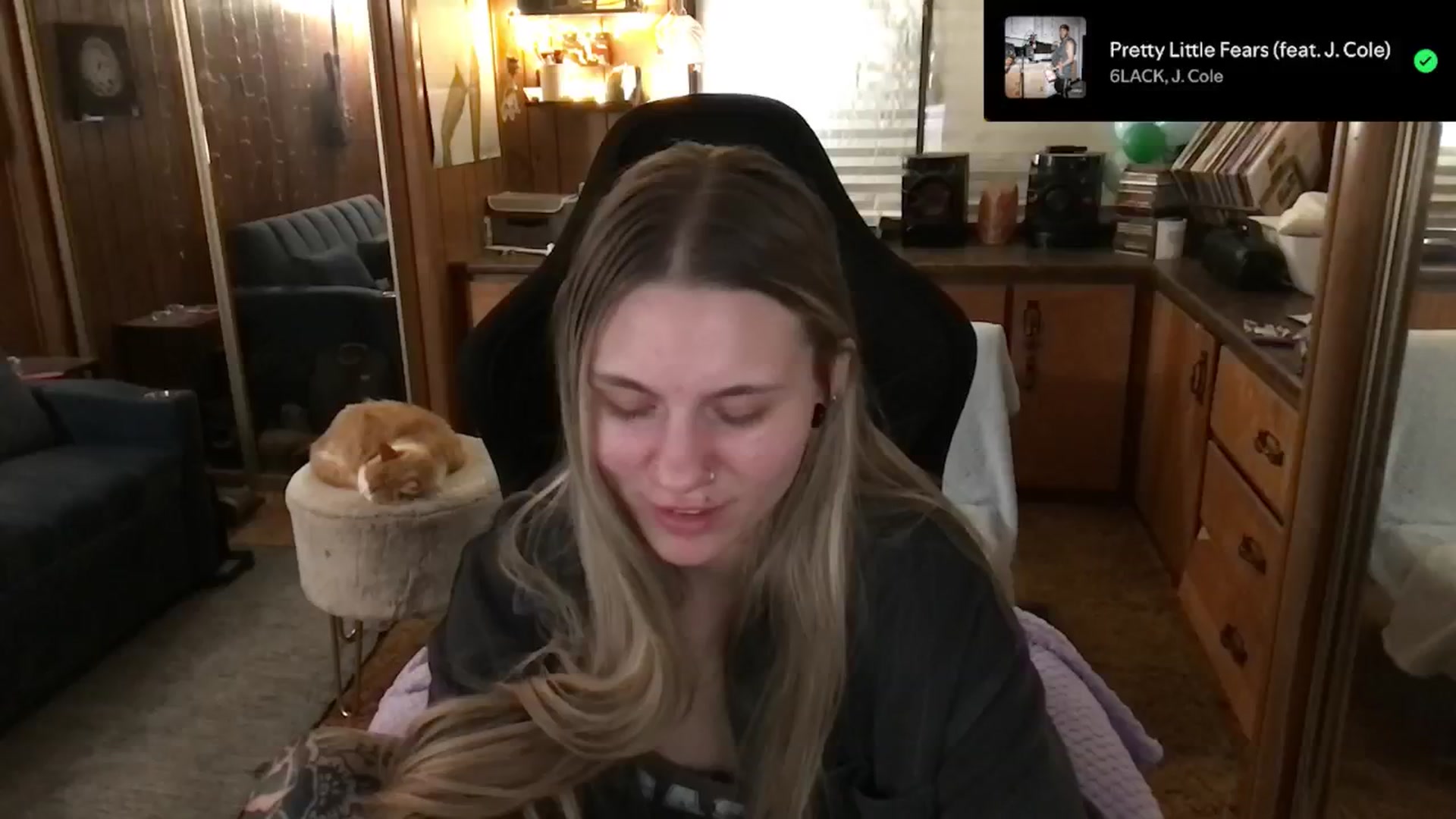 Gallery image thumbnail from Incognitobabe's myfreecams stream on, 01/01/2025, 12:24 image 13 of 20
