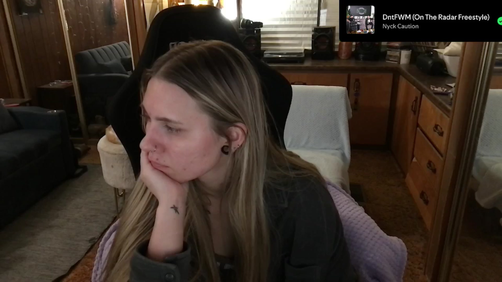 Gallery image thumbnail from Incognitobabe's myfreecams stream on, 01/01/2025, 12:24 image 20 of 20