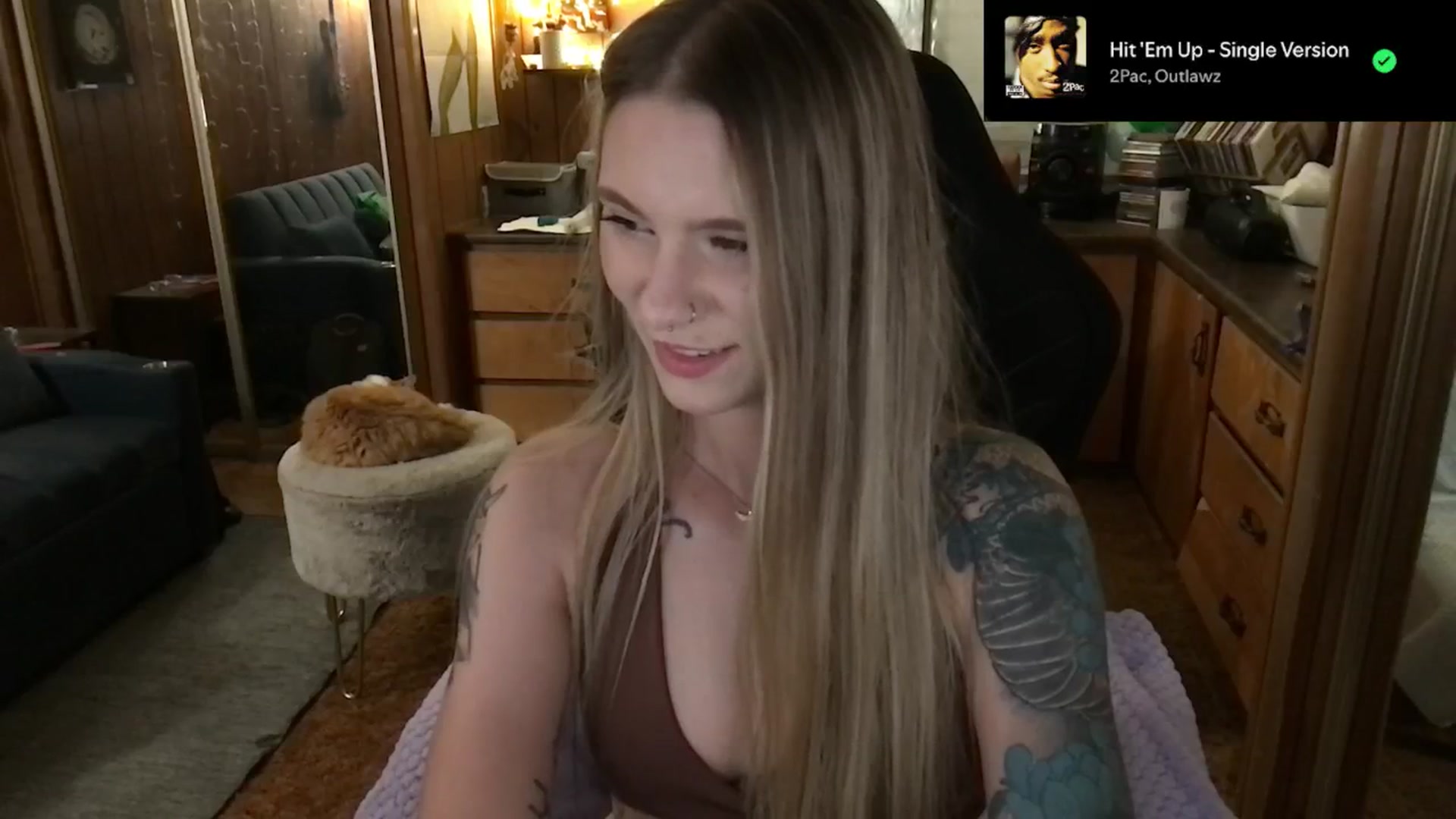 Gallery image thumbnail from Incognitobabe's myfreecams stream on, 01/03/2025, 10:16 image 19 of 20