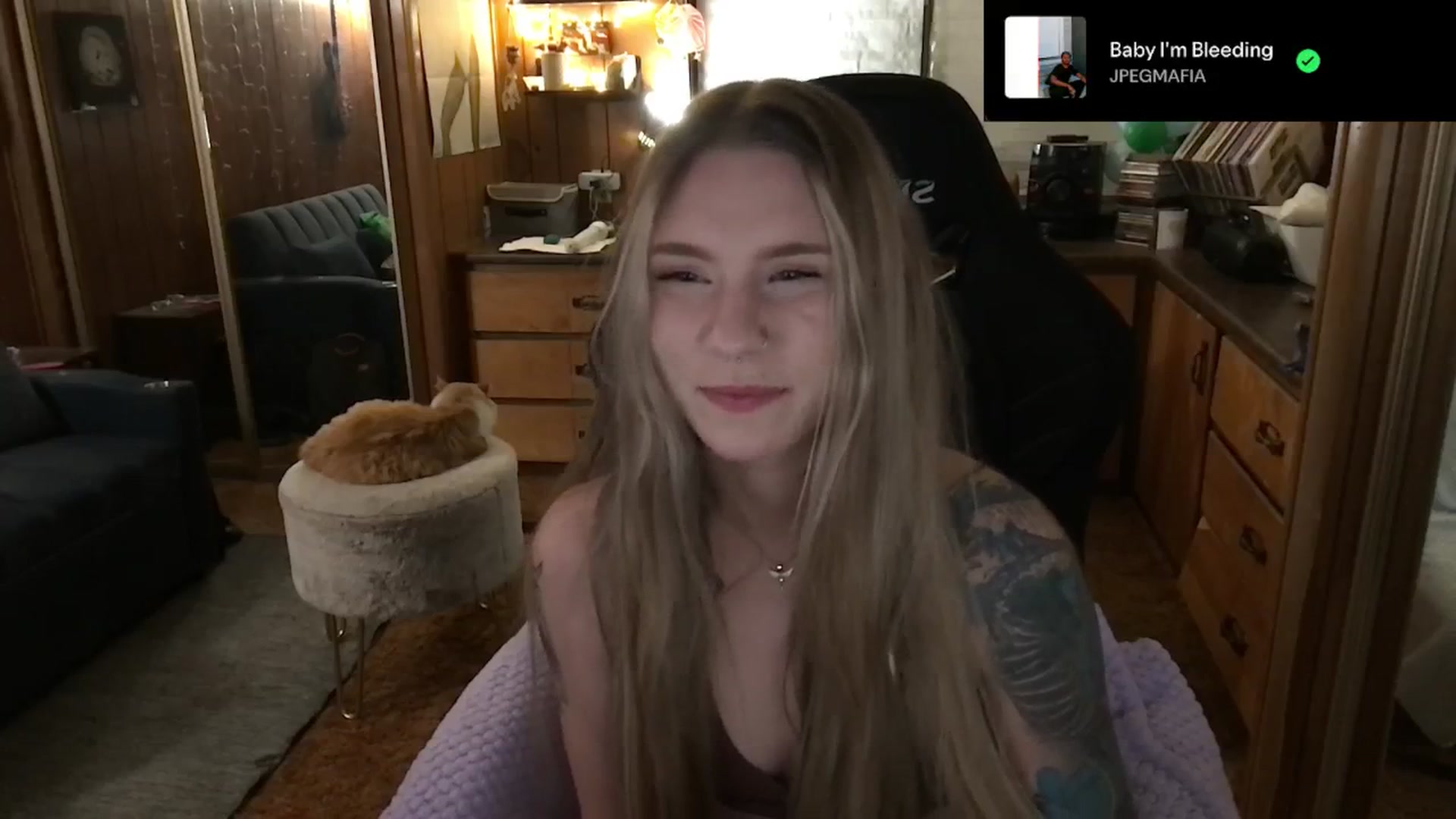 Gallery image thumbnail from Incognitobabe's myfreecams stream on, 01/03/2025, 10:16 image 12 of 20