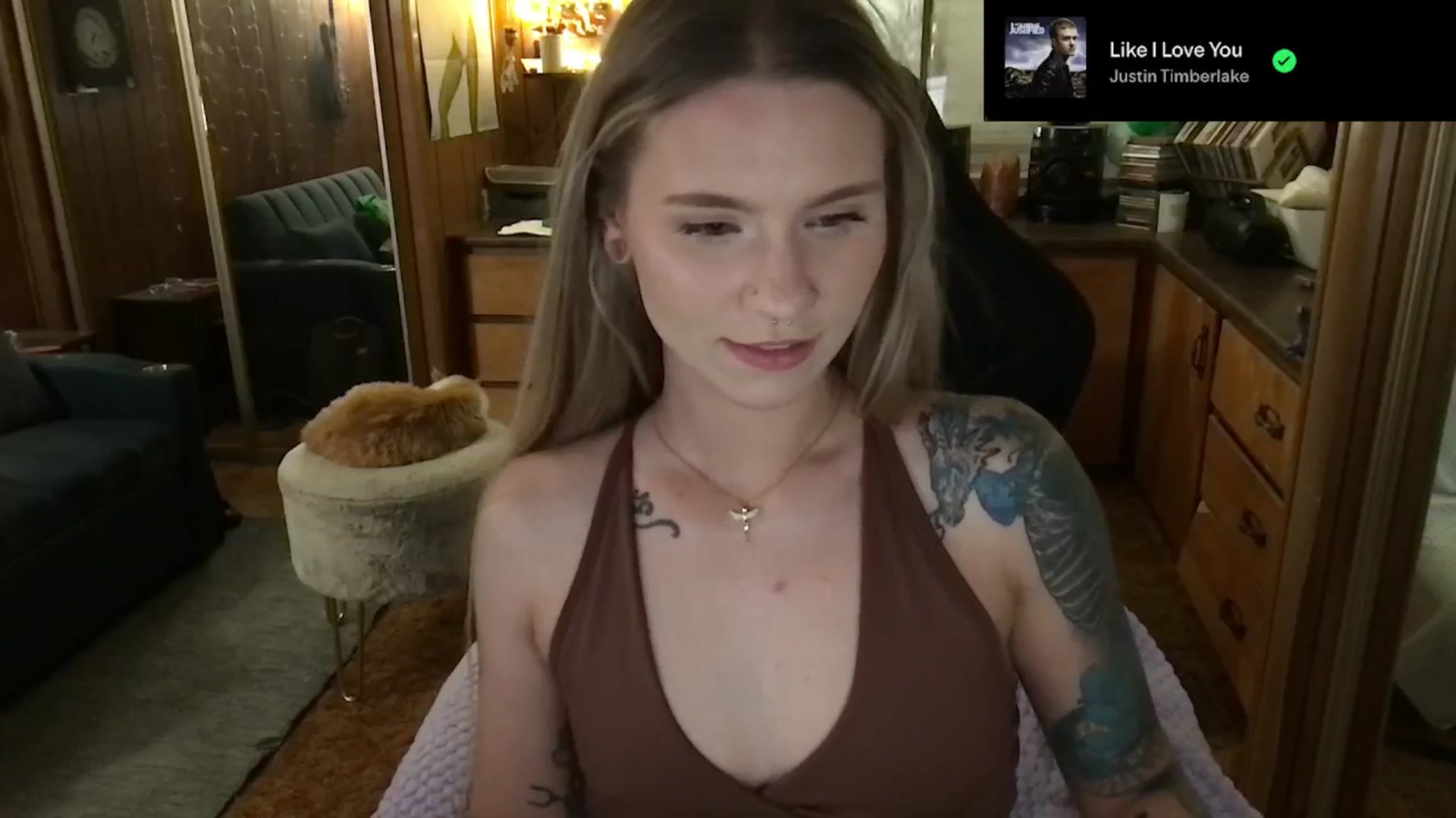 Gallery image thumbnail from Incognitobabe's myfreecams stream on, 01/03/2025, 10:16 image 9 of 20