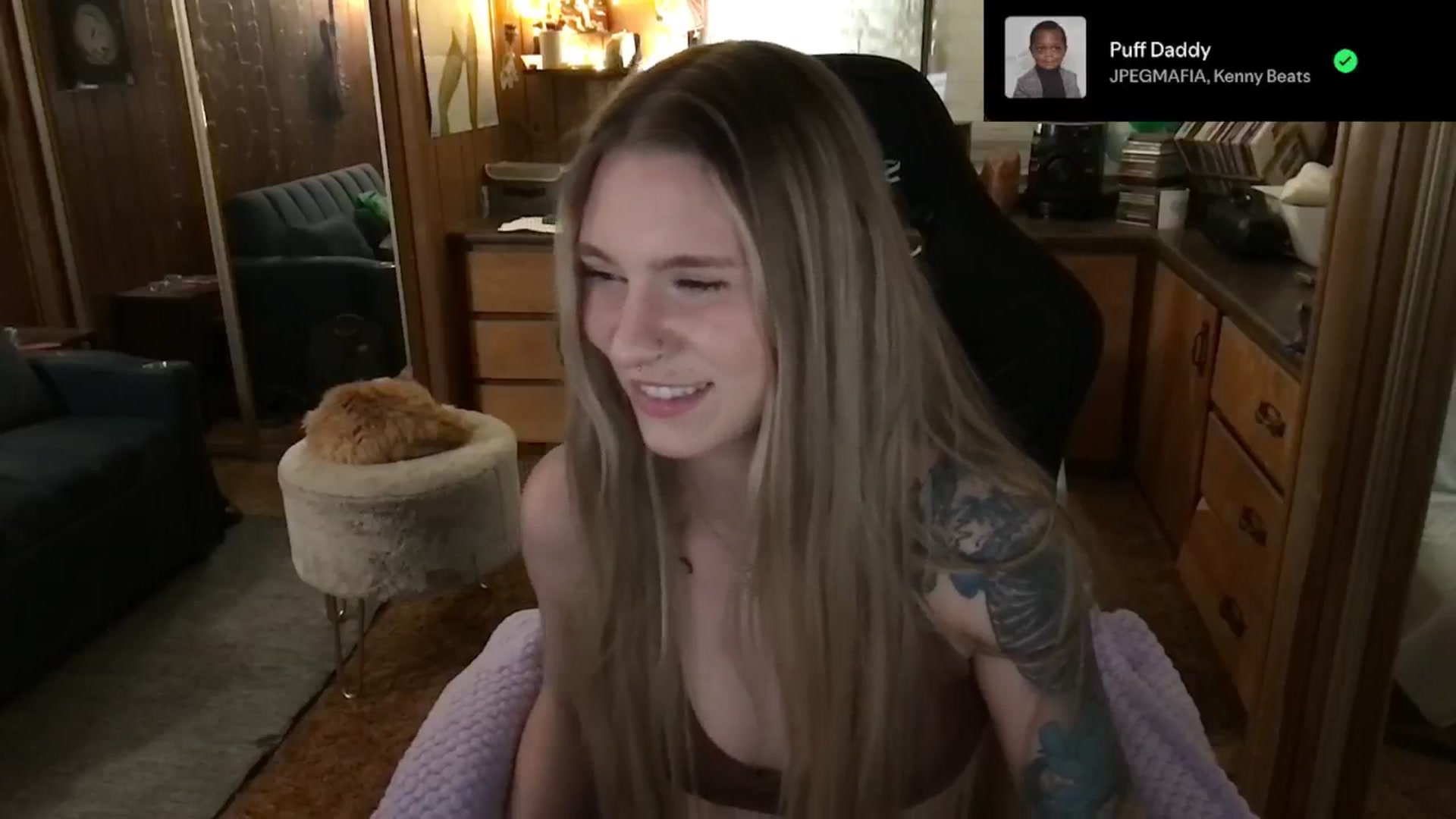 Gallery image thumbnail from Incognitobabe's myfreecams stream on, 01/03/2025, 10:16 image 17 of 20