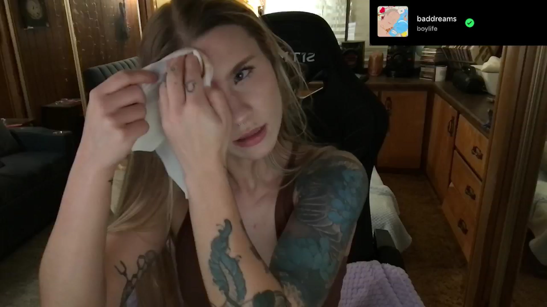 Gallery image thumbnail from Incognitobabe's myfreecams stream on, 01/03/2025, 11:53 image 17 of 20