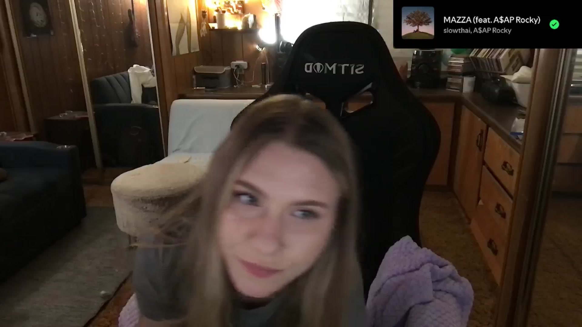 Gallery image thumbnail from Incognitobabe's myfreecams stream on, 01/05/2025, 13:14 image 16 of 20