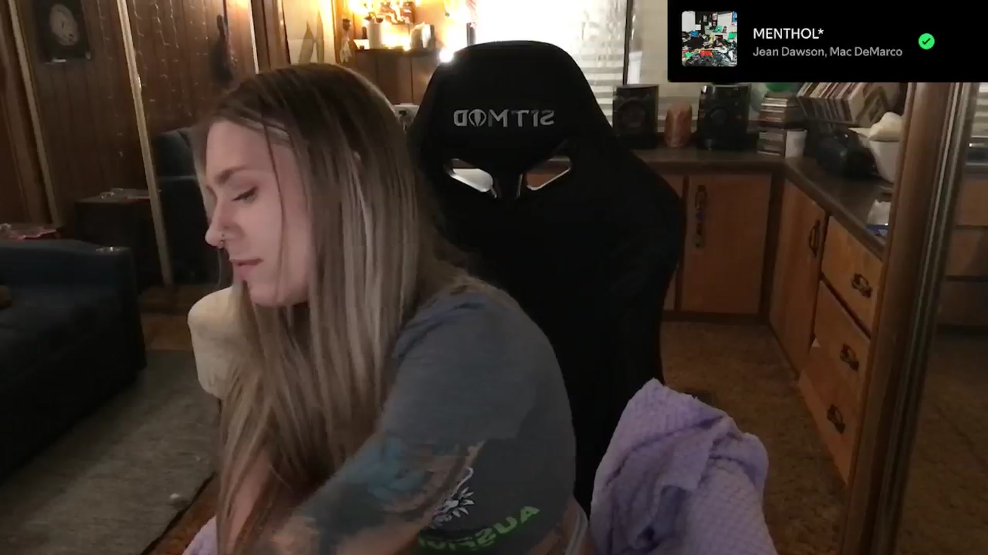Gallery image thumbnail from Incognitobabe's myfreecams stream on, 01/05/2025, 13:14 image 15 of 20