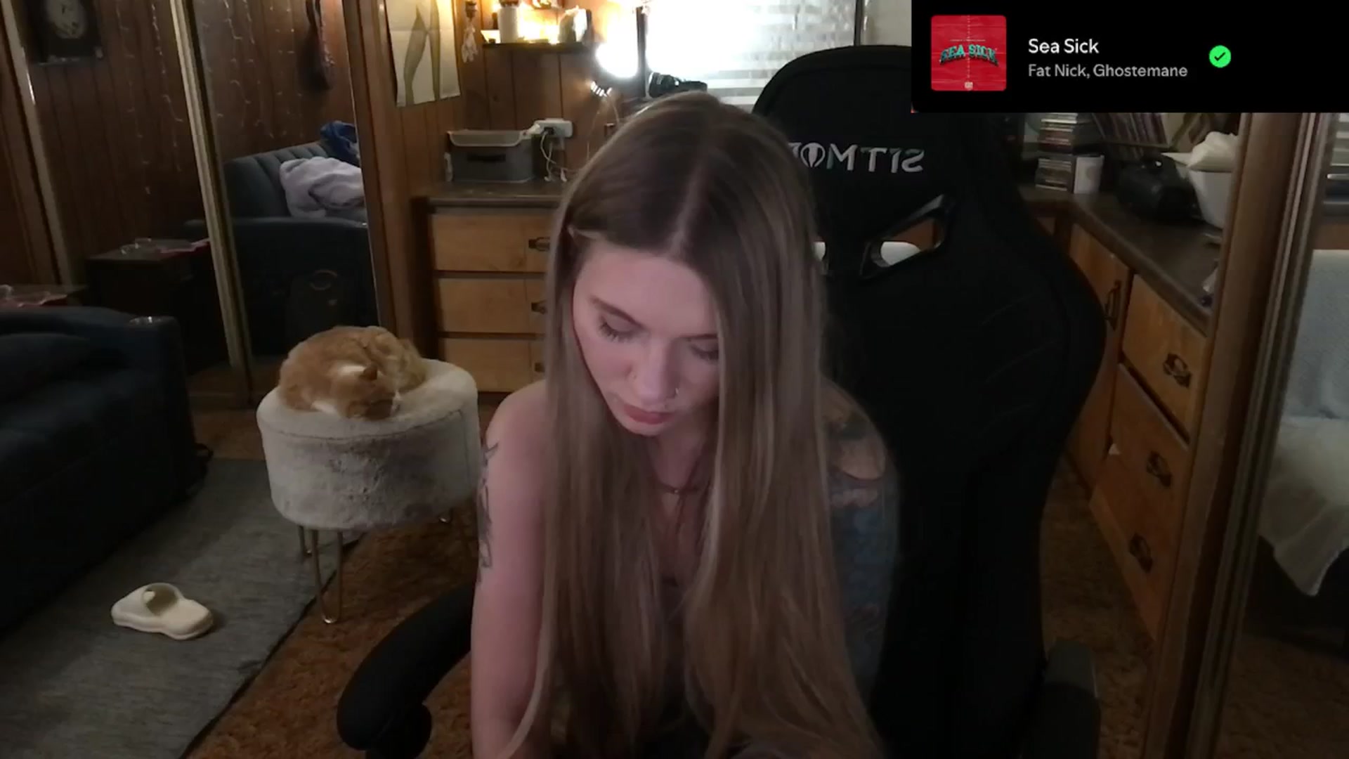 Gallery image thumbnail from Incognitobabe's myfreecams stream on, 01/06/2025, 10:27 image 6 of 20