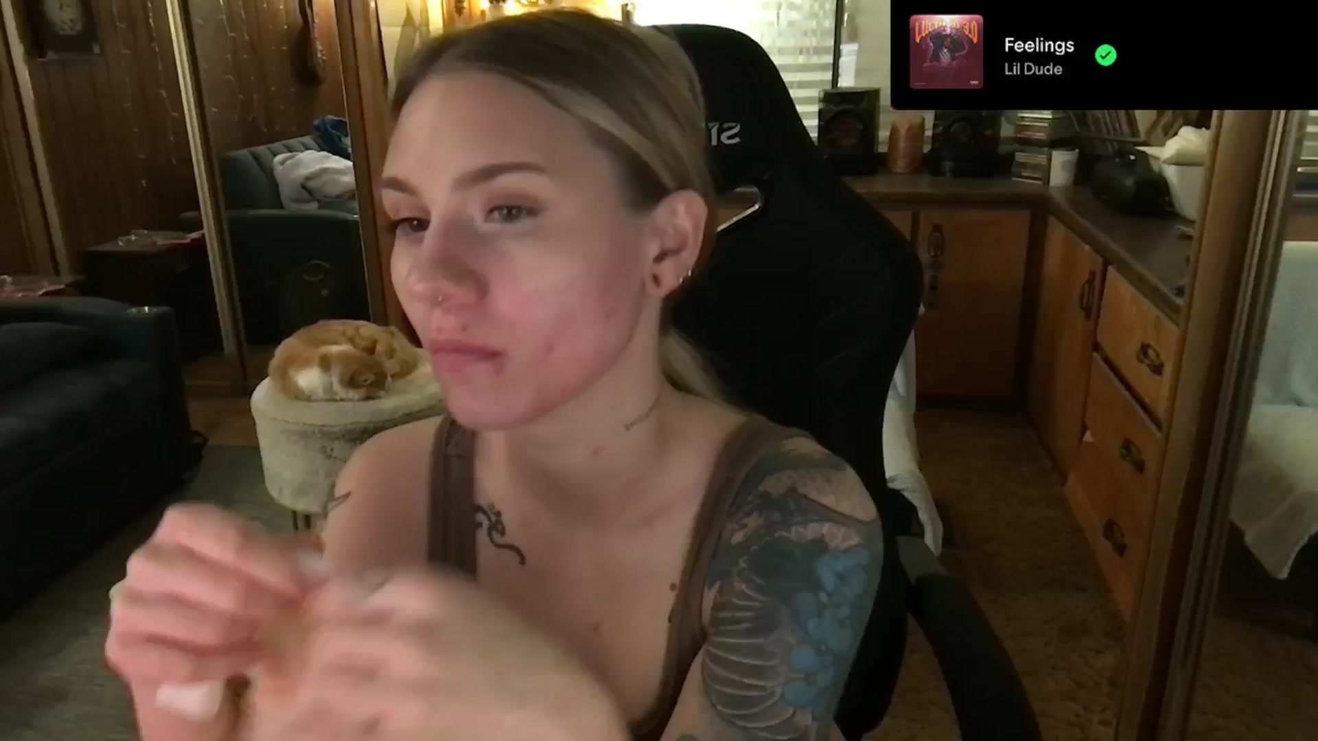 Gallery image thumbnail from Incognitobabe's myfreecams stream on, 01/06/2025, 10:27 image 13 of 20
