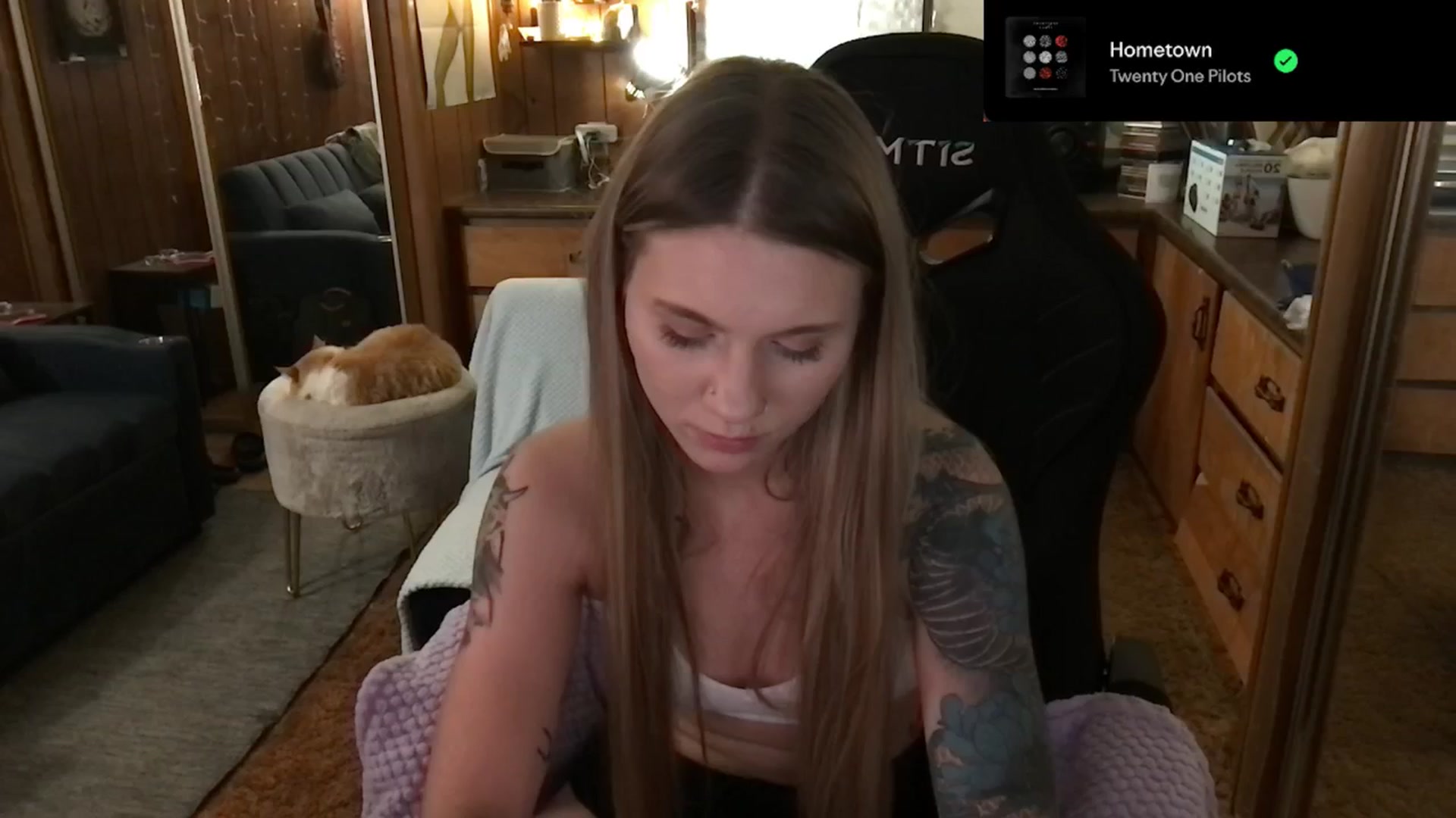 Gallery image thumbnail from Incognitobabe's myfreecams stream on, 01/12/2025, 12:04 image 10 of 20