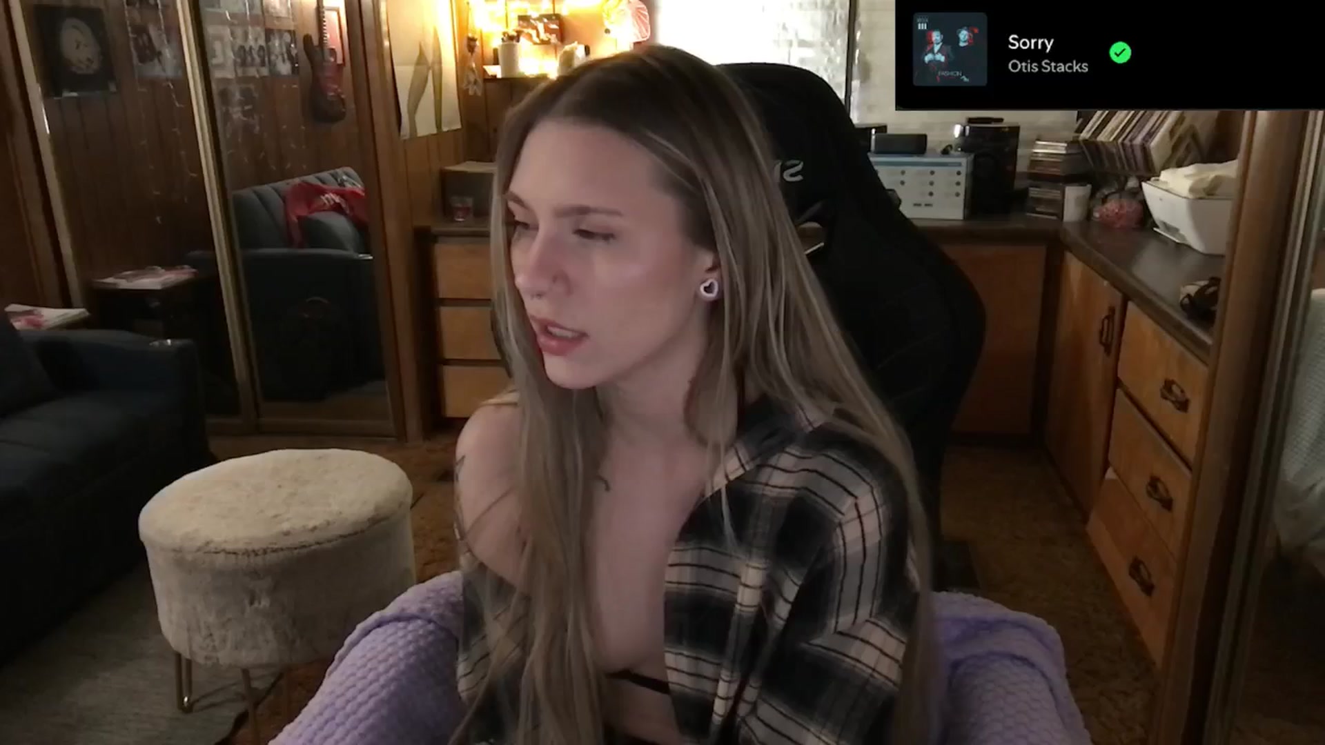 Gallery image thumbnail from Incognitobabe's myfreecams stream on, 02/18/2025, 10:26 image 5 of 20