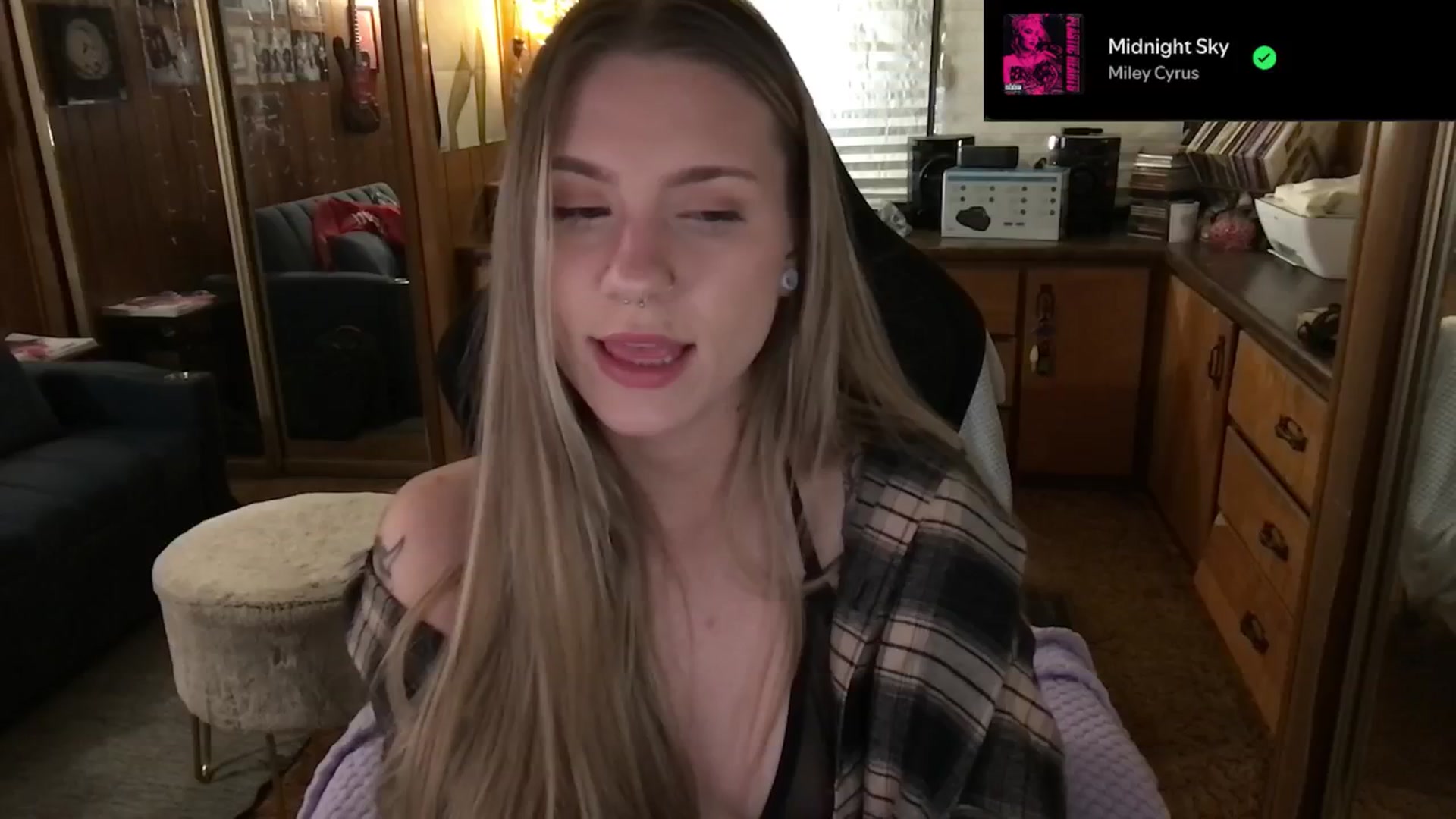 Gallery image thumbnail from Incognitobabe's myfreecams stream on, 02/18/2025, 10:26 image 15 of 20
