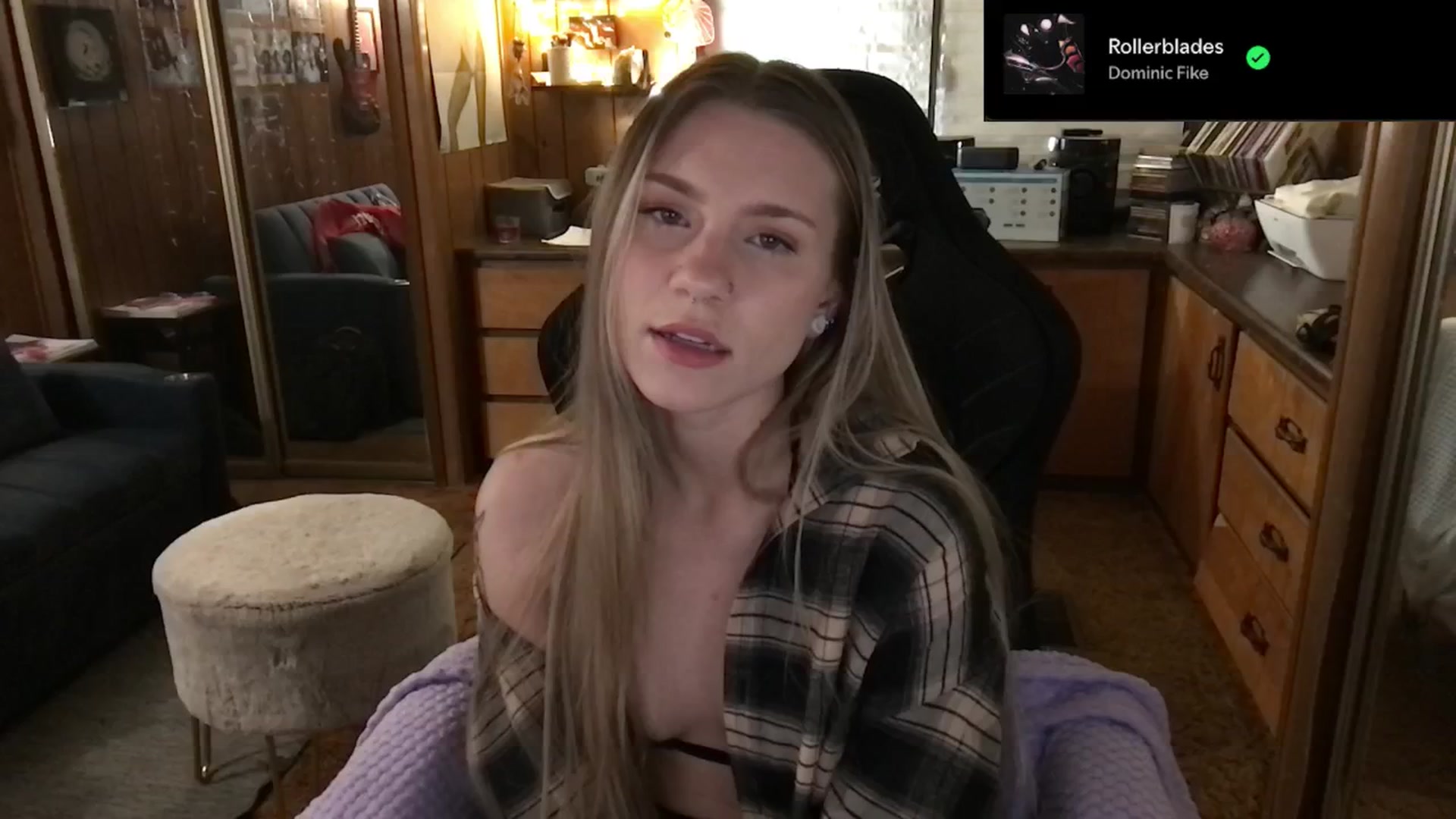 Gallery image thumbnail from Incognitobabe's myfreecams stream on, 02/18/2025, 10:26 image 6 of 20
