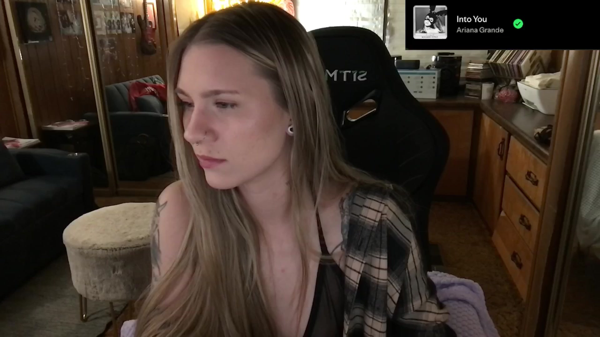 Gallery image thumbnail from Incognitobabe's myfreecams stream on, 02/18/2025, 10:26 image 17 of 20