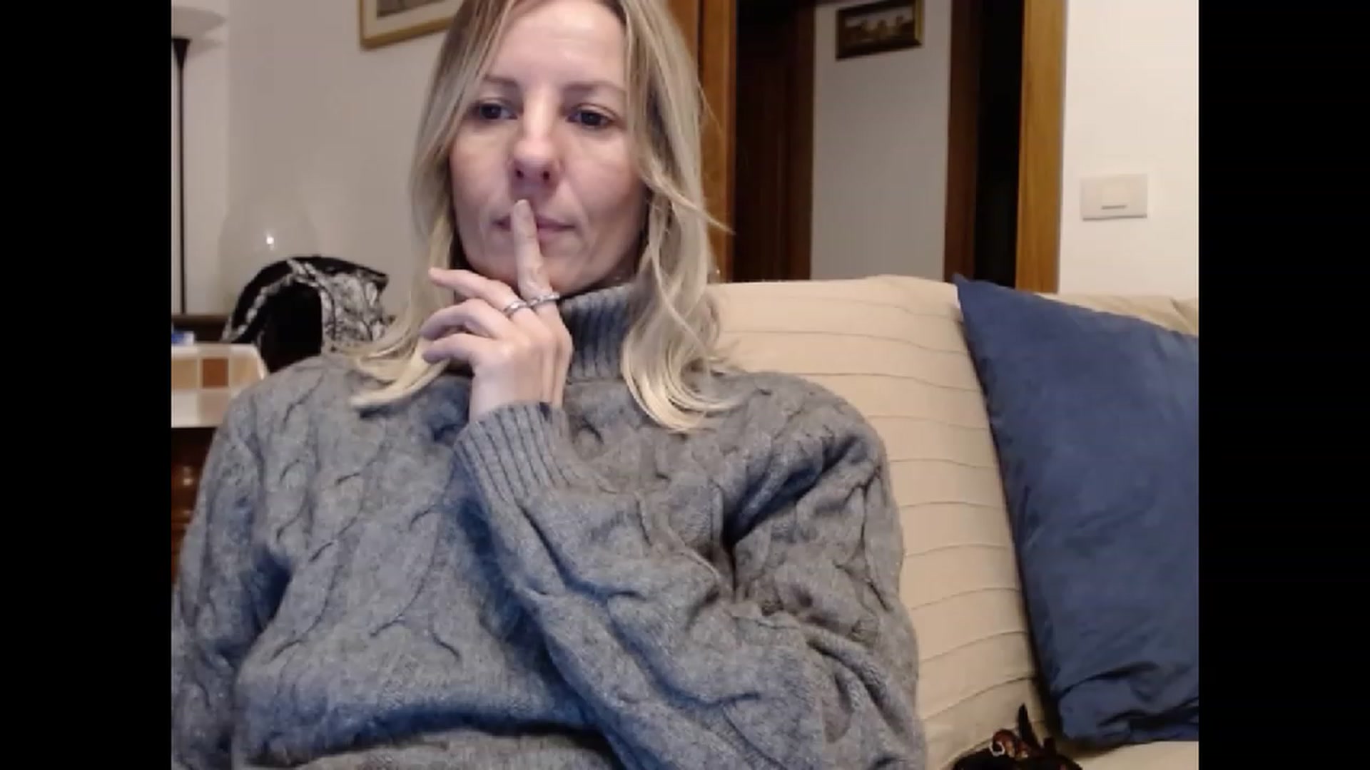 Gallery image thumbnail from IndianaBella's myfreecams stream on, 11/27/2022, 16:58 image 9 of 20