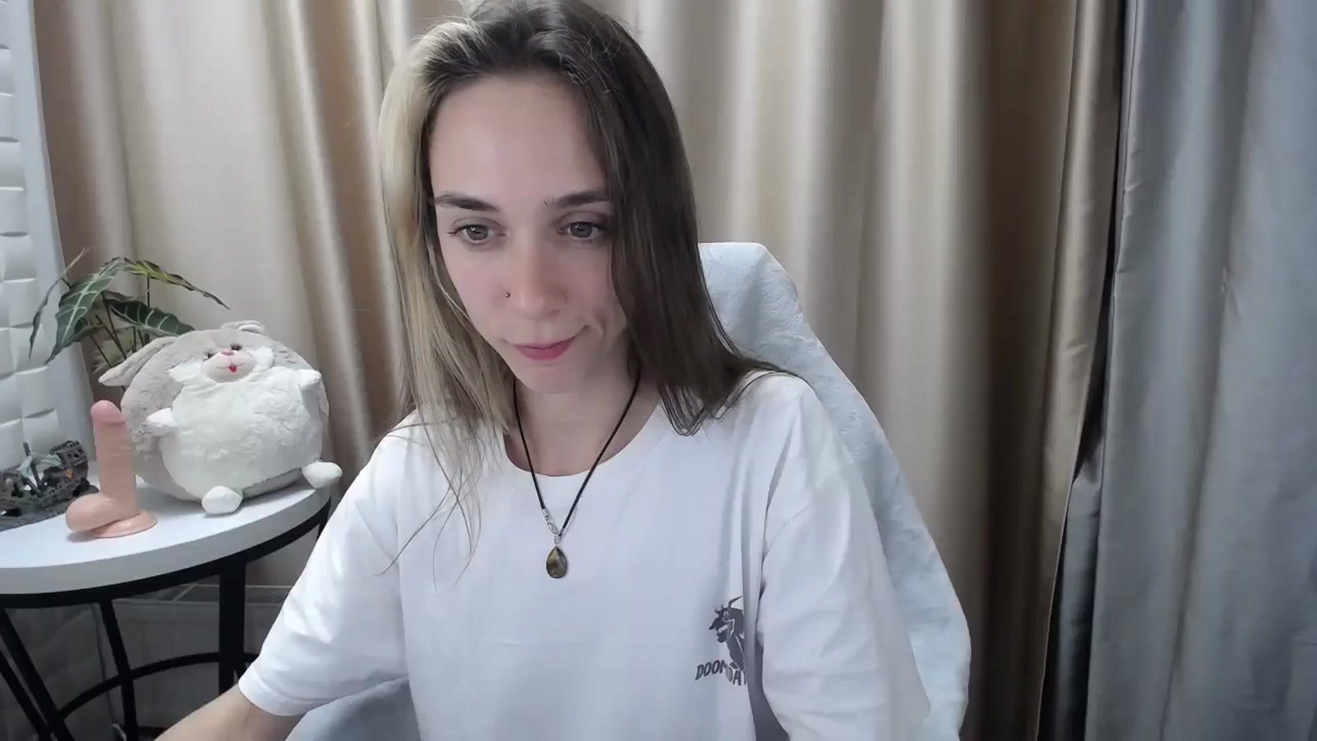 Gallery image thumbnail from Indica_Flower's myfreecams stream on, 05/19/2024, 12:15 image 10 of 20