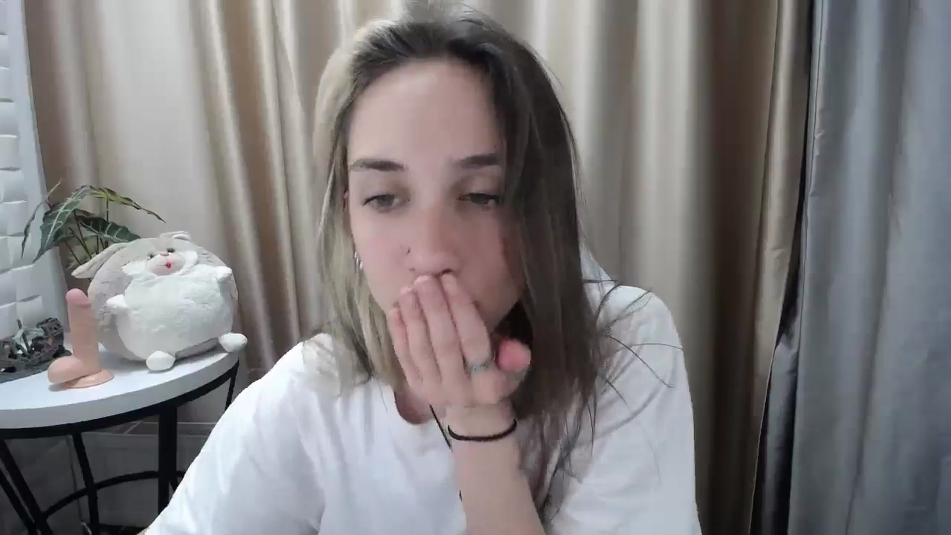 Gallery image thumbnail from Indica_Flower's myfreecams stream on, 05/19/2024, 12:15 image 5 of 20