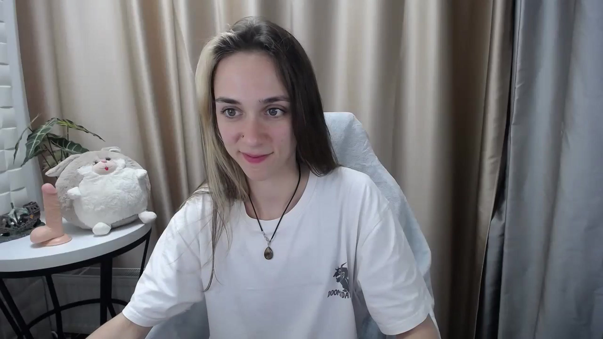 Gallery image thumbnail from Indica_Flower's myfreecams stream on, 05/19/2024, 12:15 image 20 of 20
