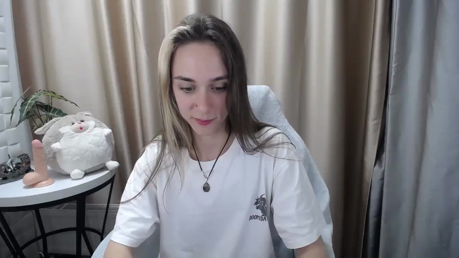 Gallery image thumbnail from Indica_Flower's myfreecams stream on, 05/19/2024, 12:15 image 18 of 20