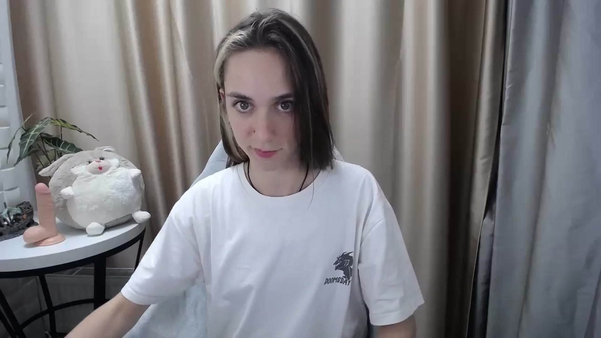 Gallery image thumbnail from Indica_Flower's myfreecams stream on, 05/19/2024, 13:19 image 15 of 20