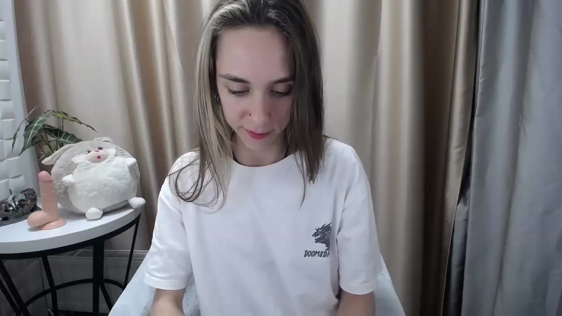 Gallery image thumbnail from Indica_Flower's myfreecams stream on, 05/19/2024, 13:19 image 1 of 20