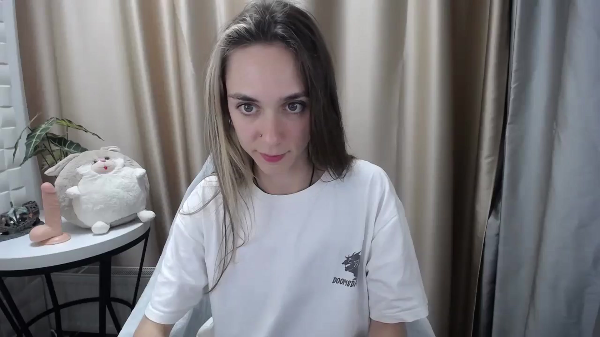 Gallery image thumbnail from Indica_Flower's myfreecams stream on, 05/19/2024, 13:19 image 2 of 20