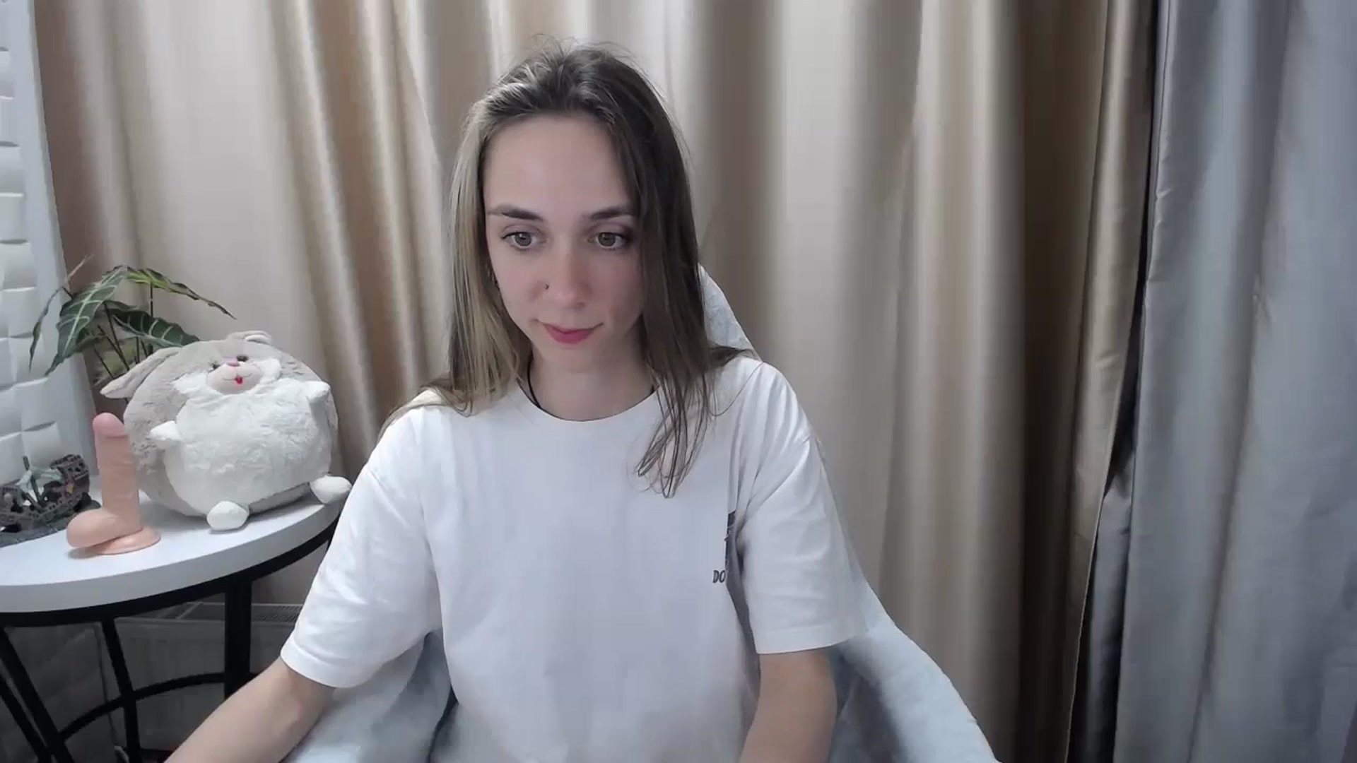 Gallery image thumbnail from Indica_Flower's myfreecams stream on, 05/19/2024, 13:19 image 5 of 20